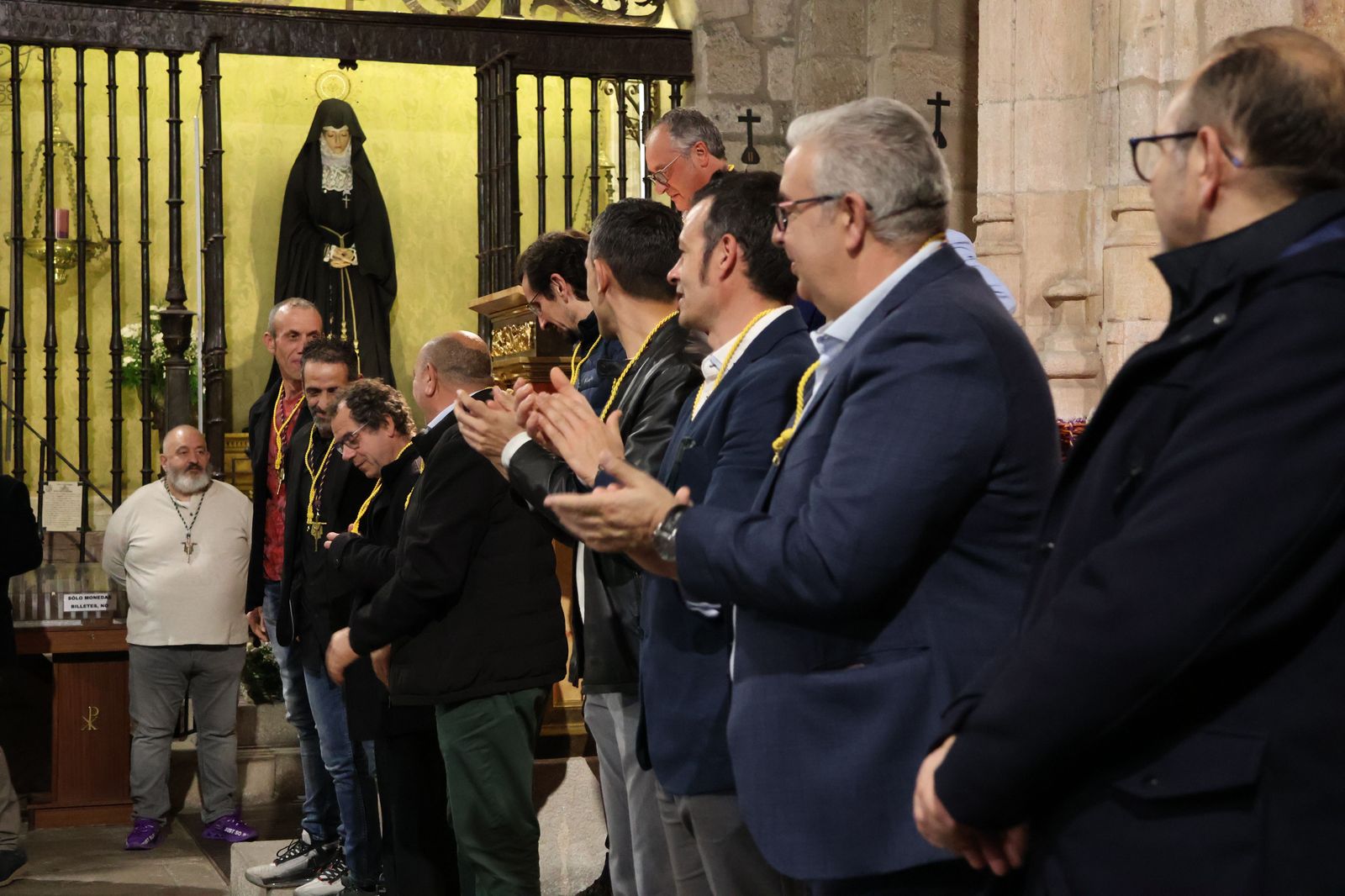 entrada-de-nuevos-hermanos-de-la-vera-cruz-19