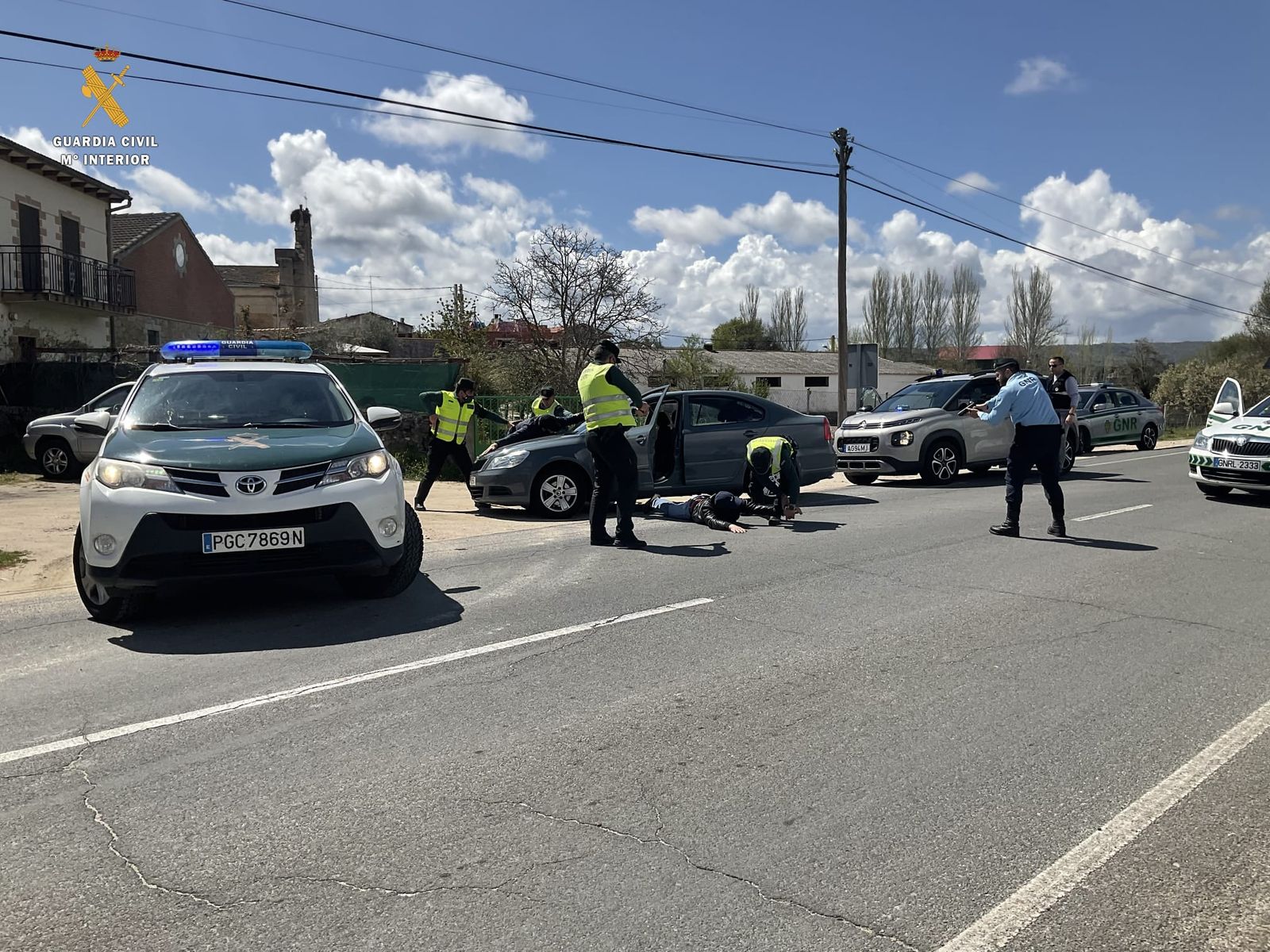 Simulacro de persecución transfronteriza entre agentes de la Guardia Civil de Salamanca y de la Guarda Nacional Republicana de Portugal