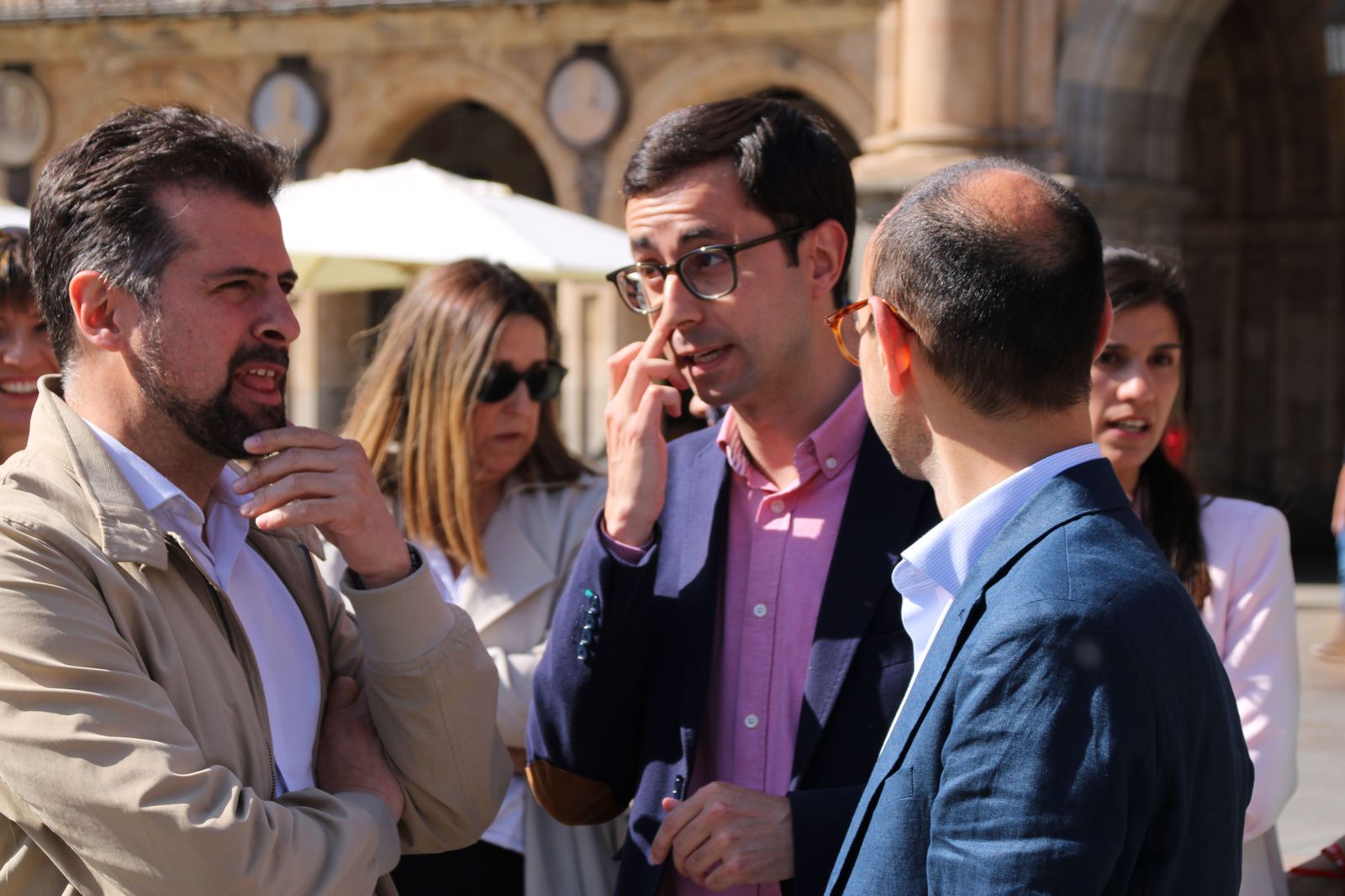 luis-tudanca-david-serrada-y-jose-luis-mateos-mantienen-un-encuentro-c-36