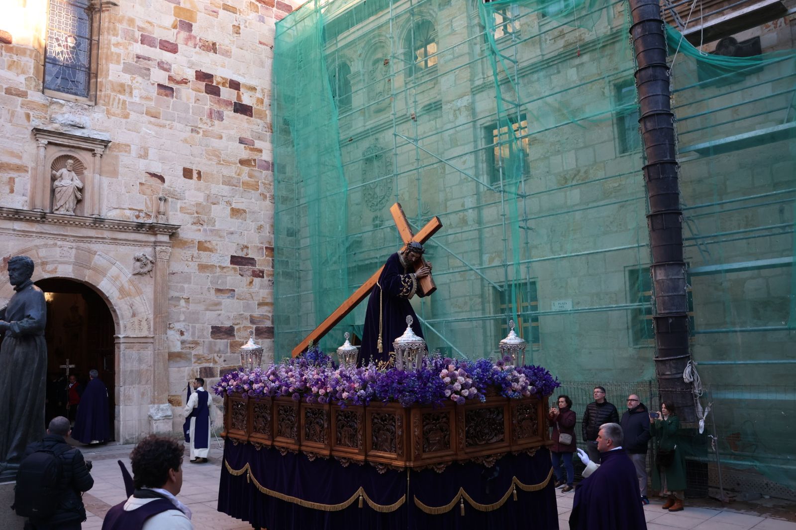 GALERÍA | Revive en imágenes la procesión de Jesús del Vía Crucis