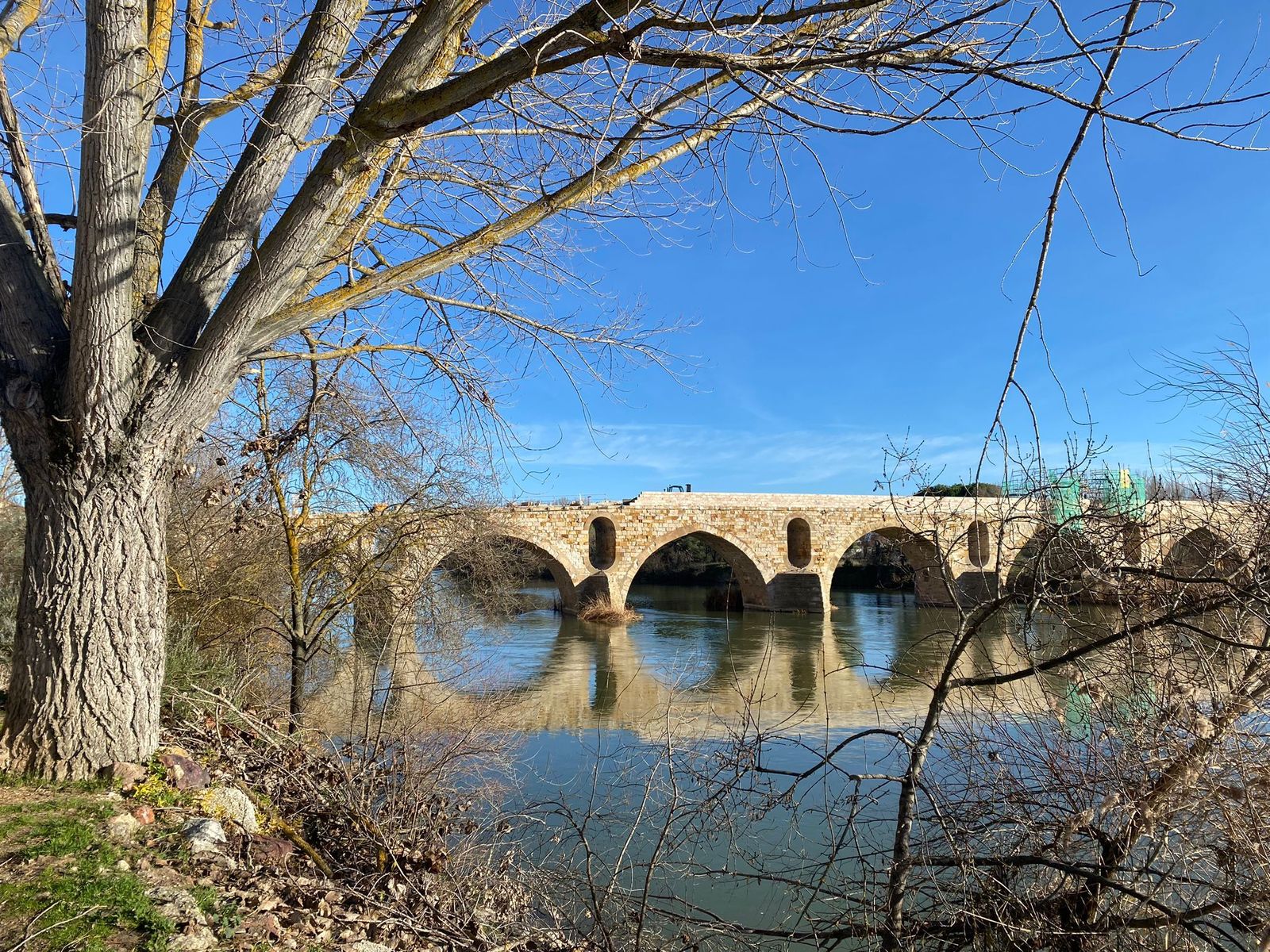 Estado actual de las obras del Puente de Piedra