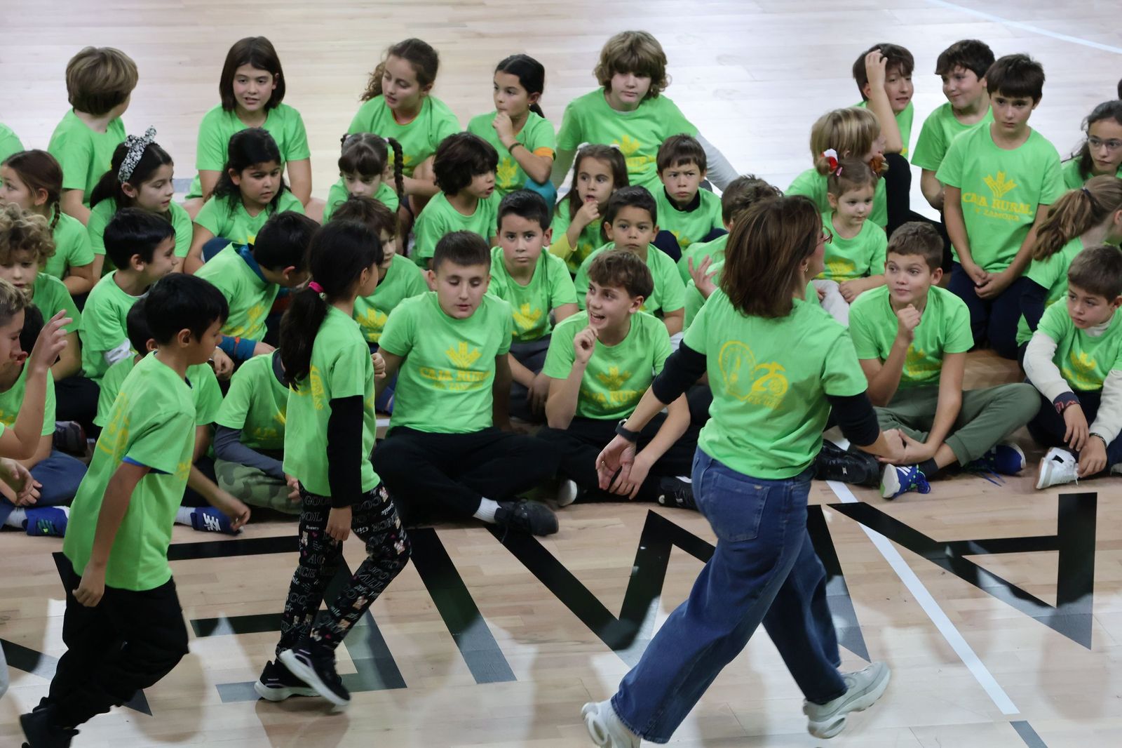 GALERÍA | El Club Balonmano Zamora celebra su 25º aniversario con una imagen muy especial