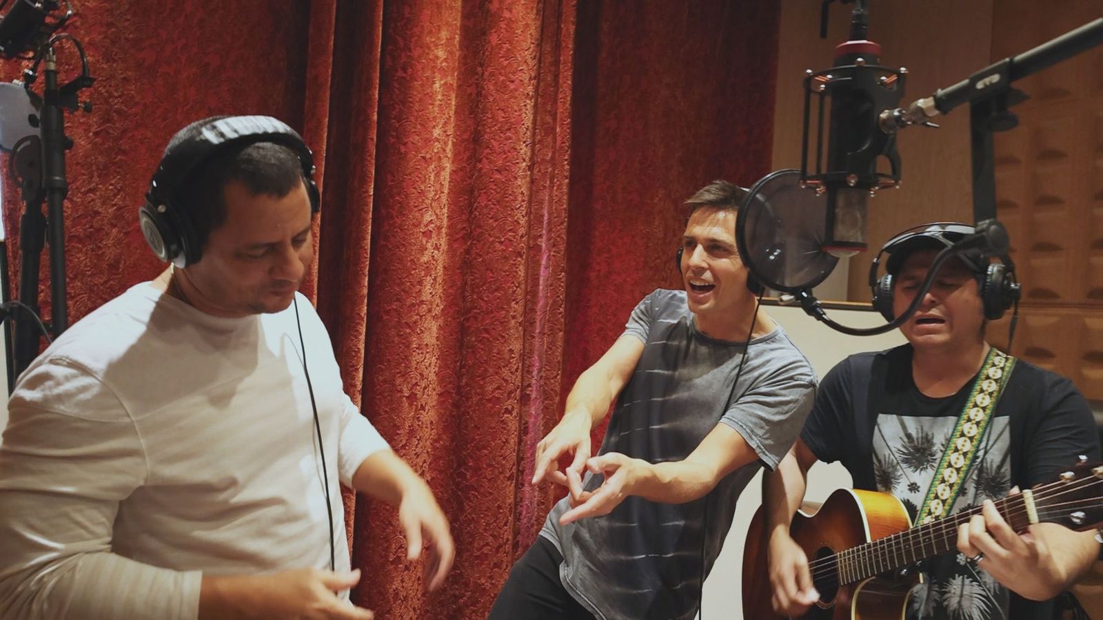 El grupo zamorano Inadaptado saca a la luz su canción más internacional