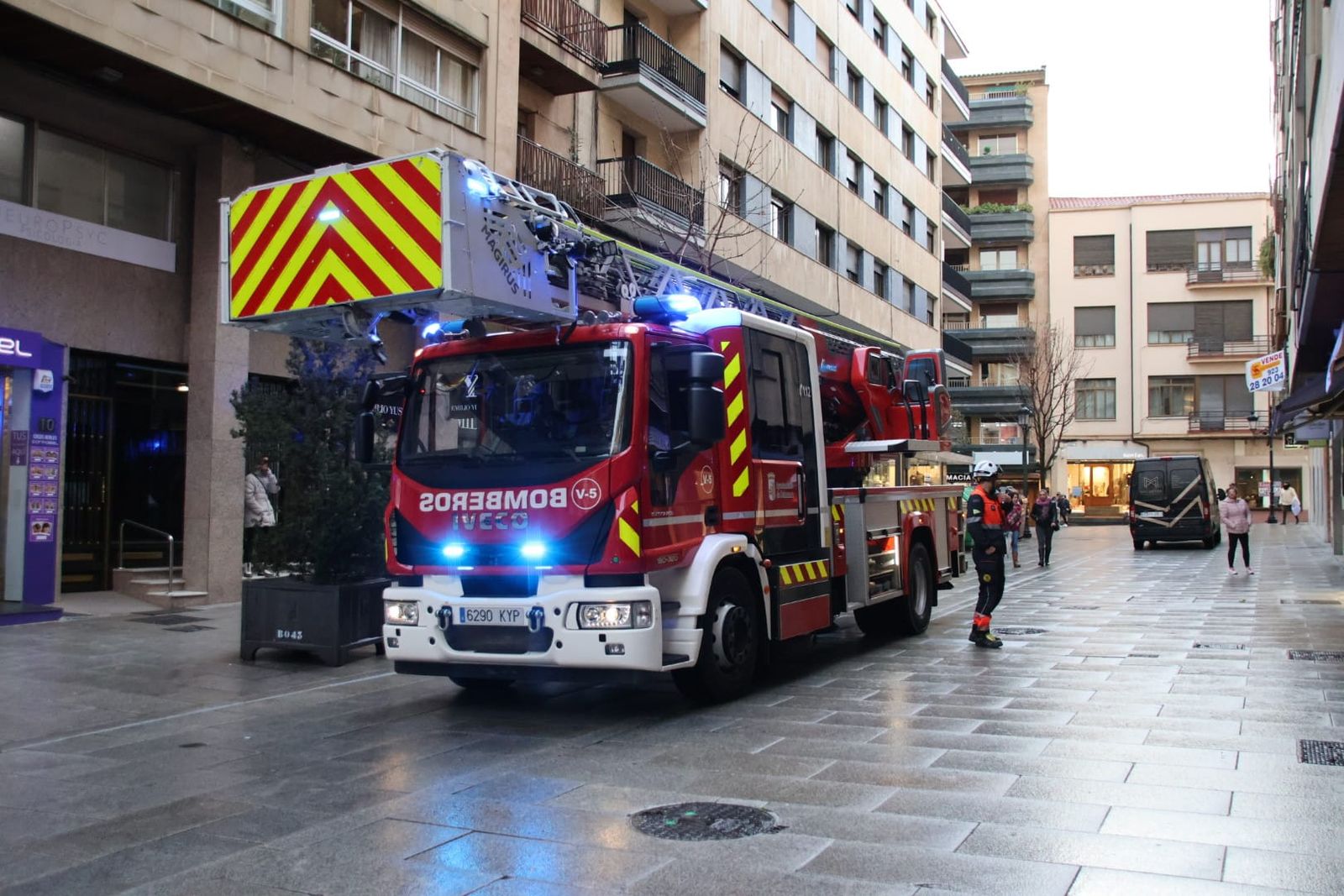 whatsapp-image-2024-03-07-at-18-52-05