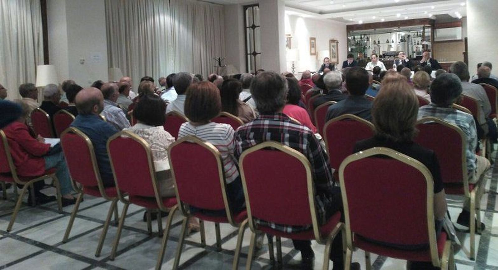 La plataforma contra abusos bancarios recomienda no firmar ningún tipo de acuerdo con las entidades