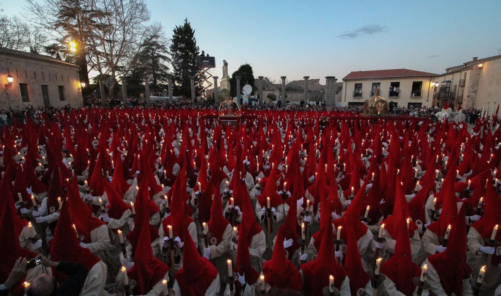 procesion-de-la-cofradia-del-silencio-foto-maria-lorenzo-11
