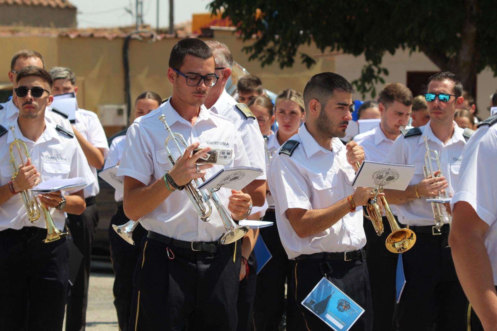 Moriscos. Procesión acompañada por la Agrupación Musical Virgen de la Vega