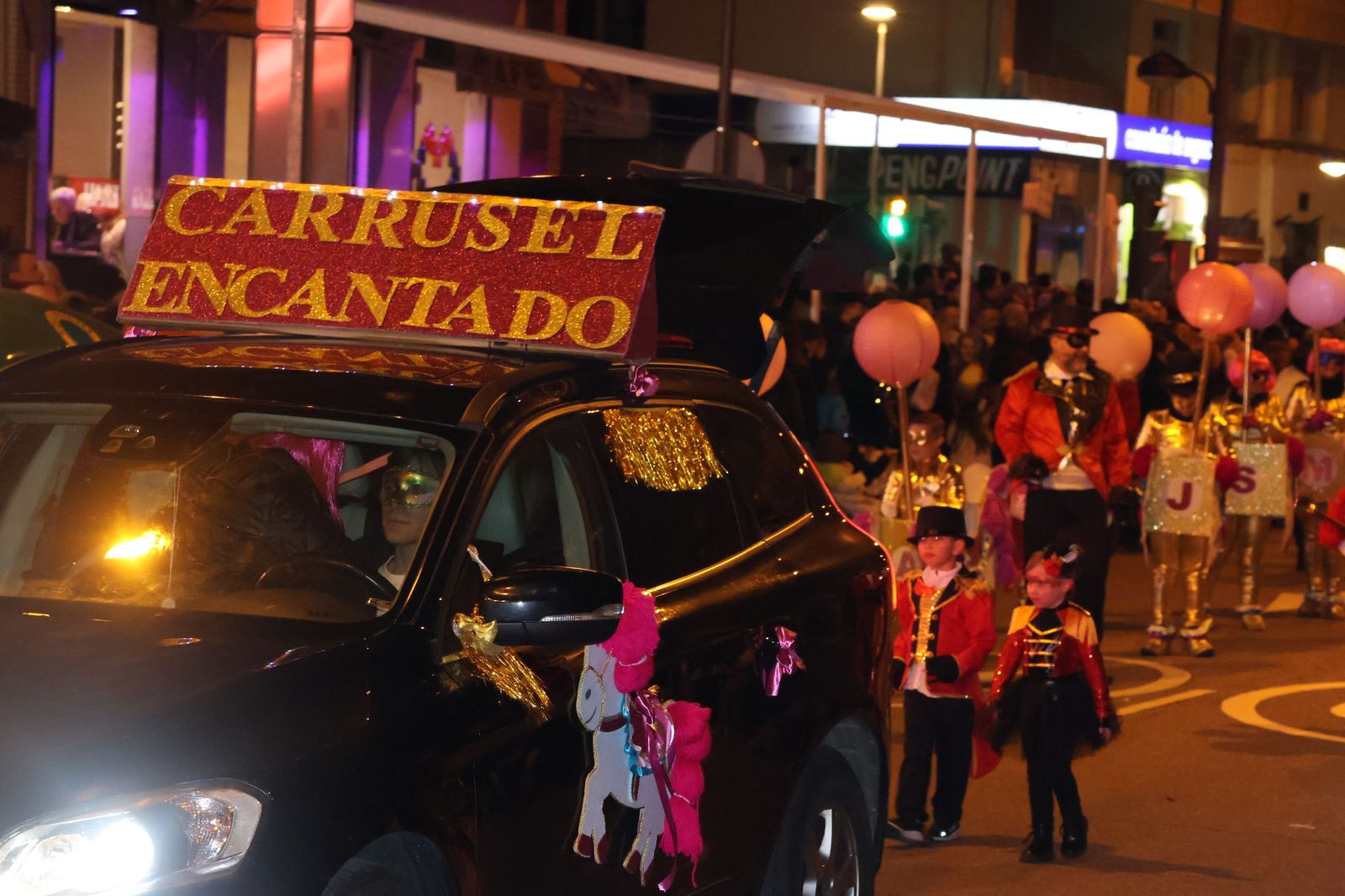 GALERÍA | Disfruta de las imágenes del colorido desfile de Carnaval en Zamora
