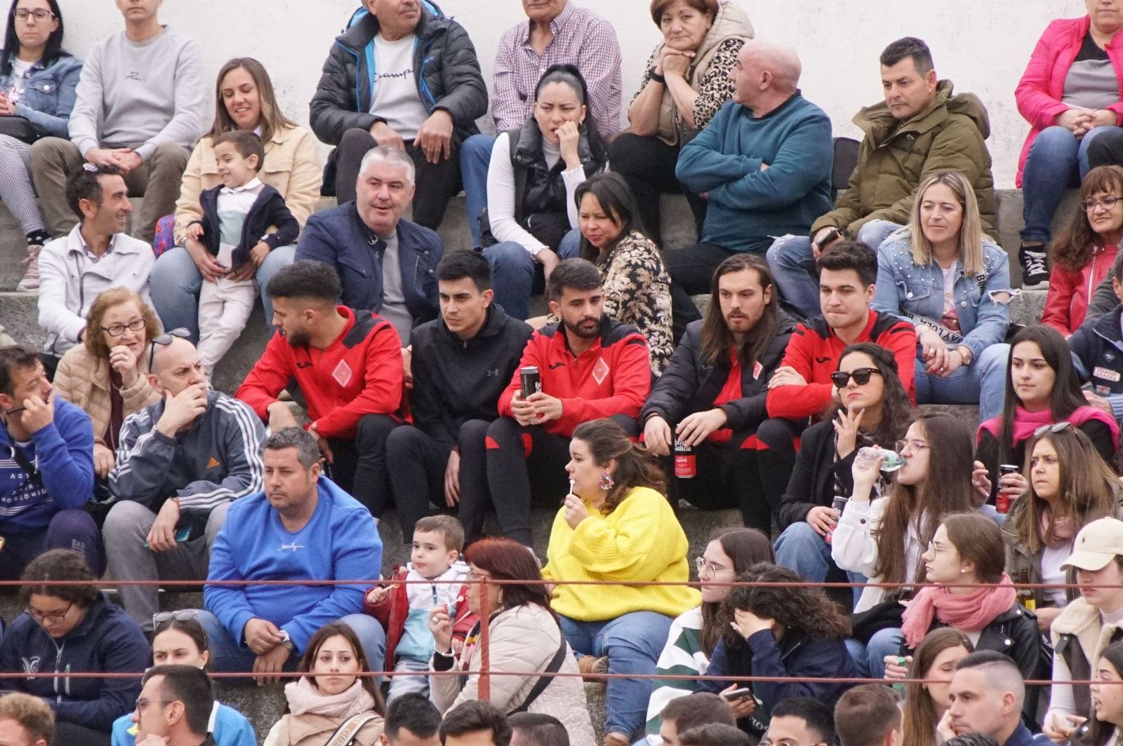 ambiente-y-participacion-durante-el-toro-del-voto-en-villoria-suelta-de-dos-toros-del-cajon-foto-juanes-17