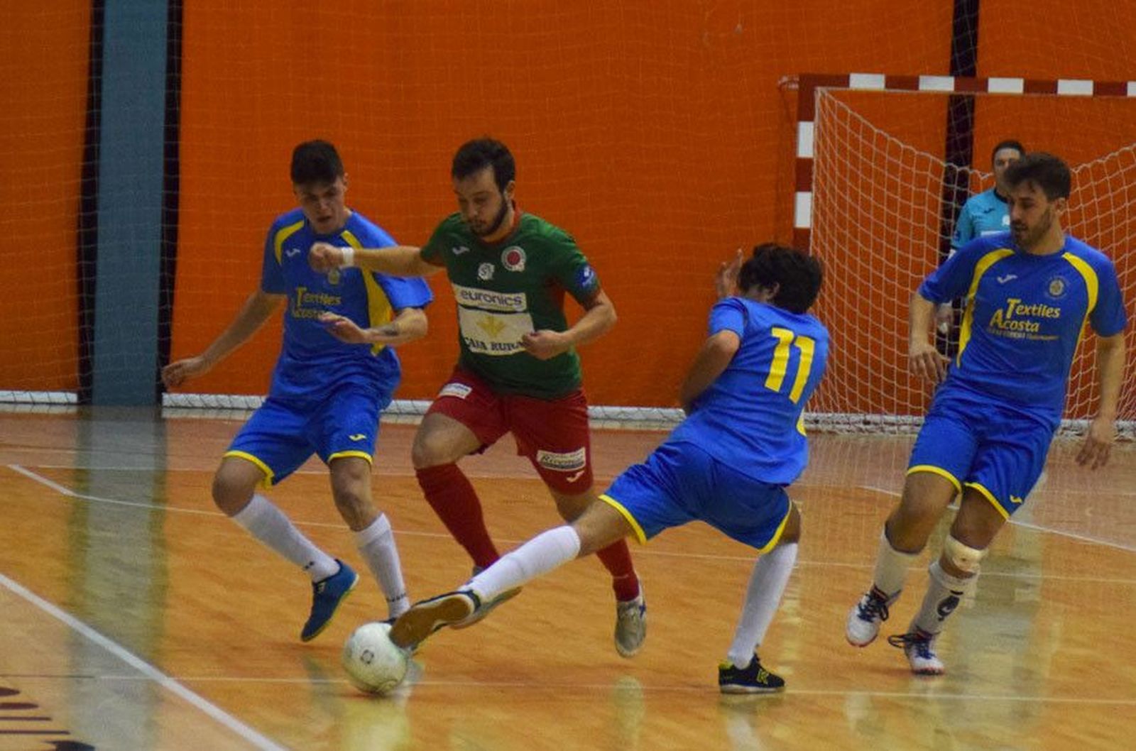 Intersala trescolumnas