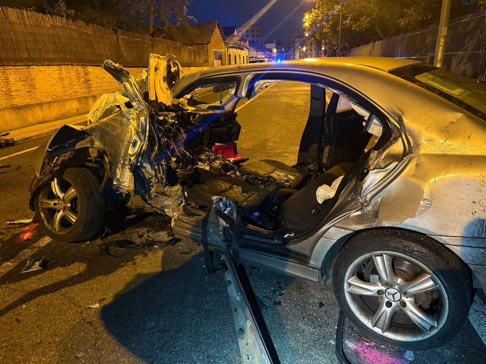 Estado del vehículo pocos minutos después del accidente de la calle Calzada de Medina