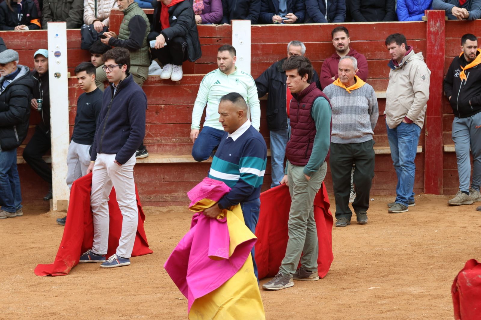 Mañana de capea de lunes en el Carnaval del Toro 2026