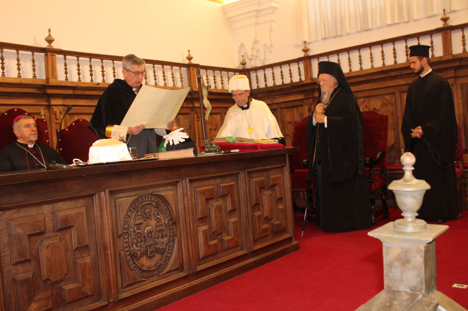 investidura-como-doctor-honoris-causa-de-la-universidad-pontific-54