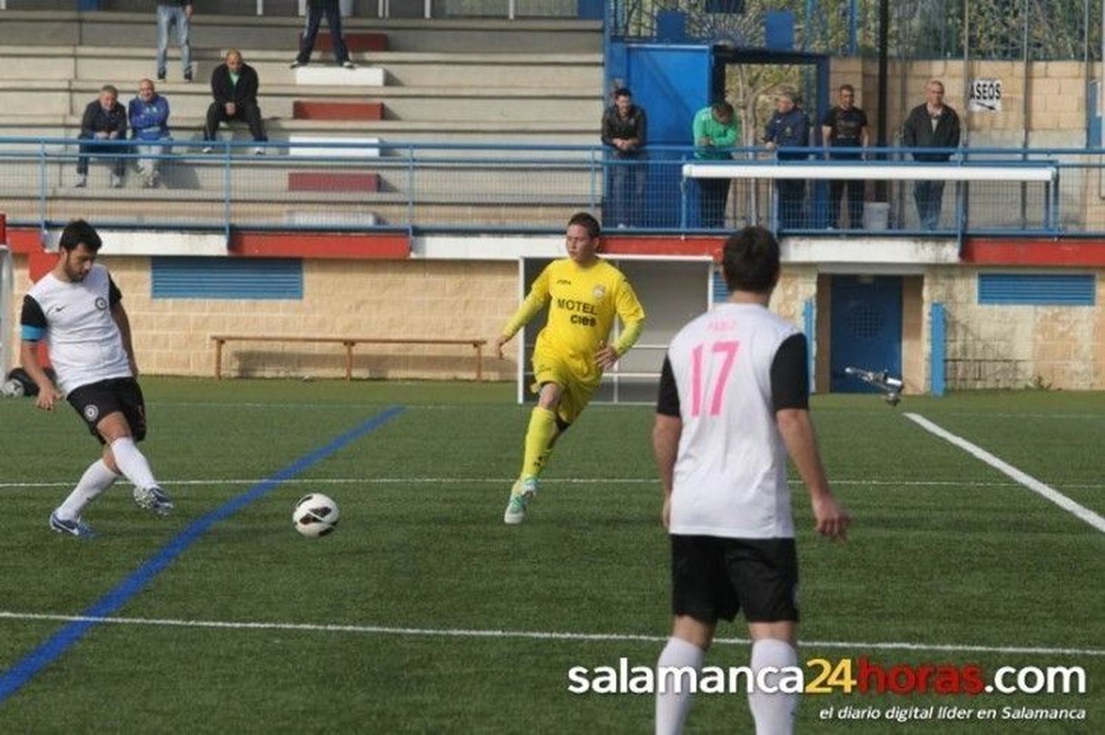 Un punto separa a los dos primeros del Vegapiel a falta de cinco partidos