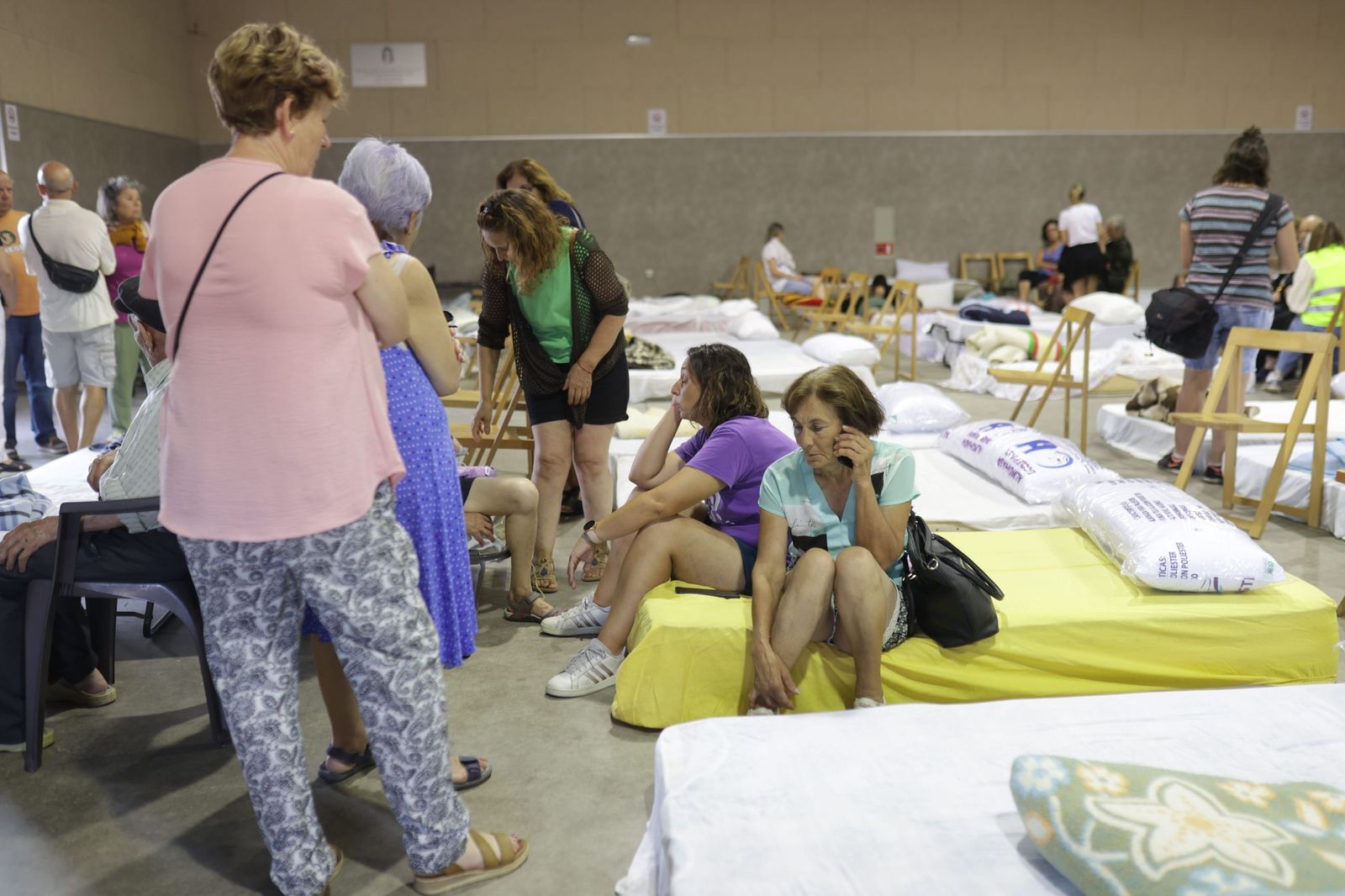 Incendio en Abejera y Ríofrio de Aliste. Personas realojadas en el polideportivo de Tábara