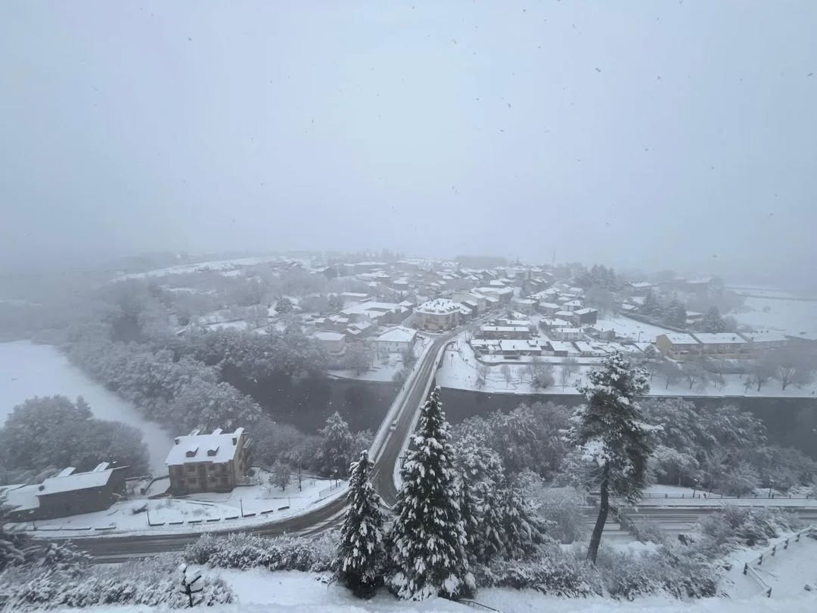 GALERÍA | Sanabria cubierta de nieve este viernes