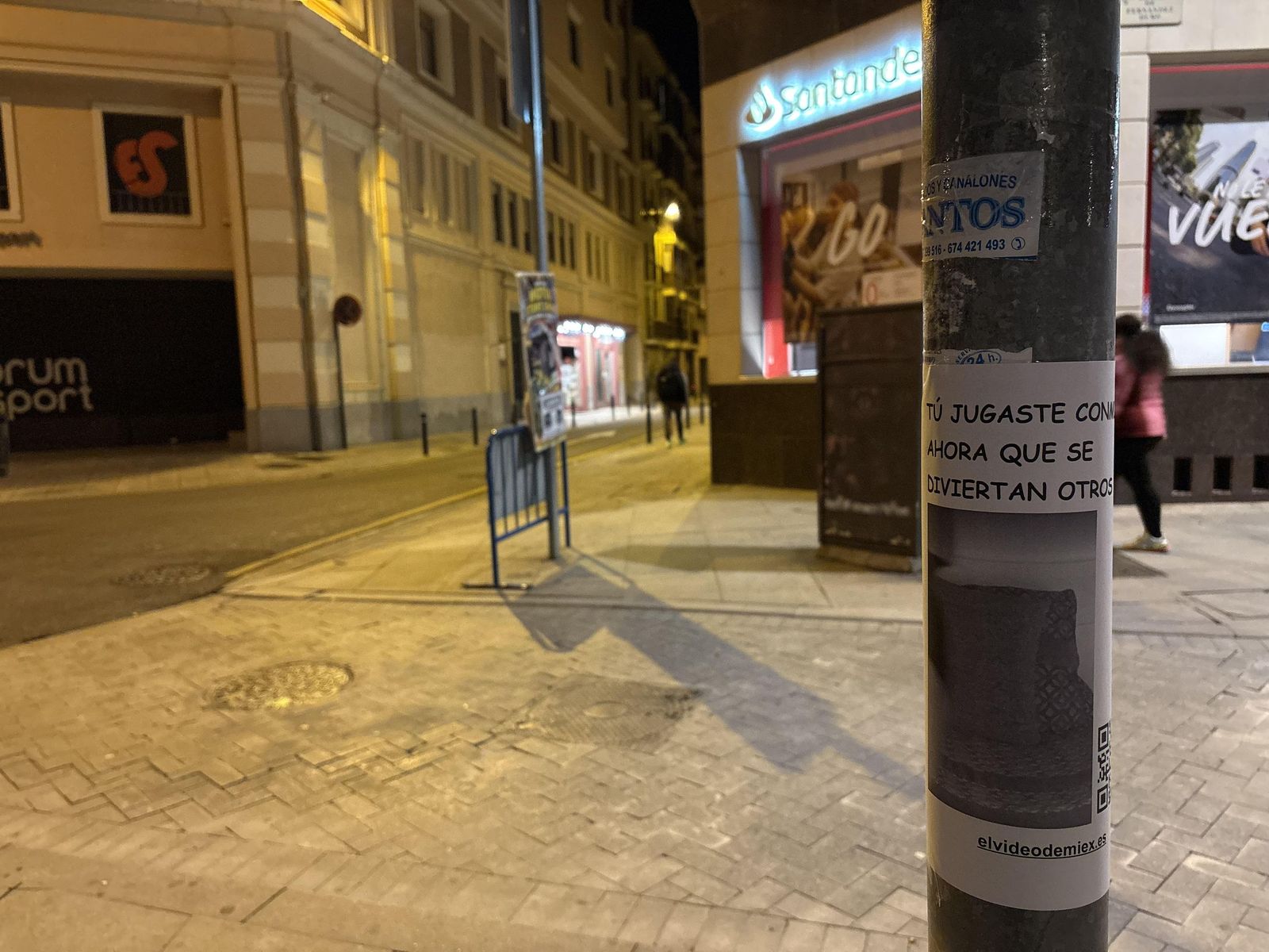 Imagen de uno de los carteles ubicado en la plaza de Fernández Duro