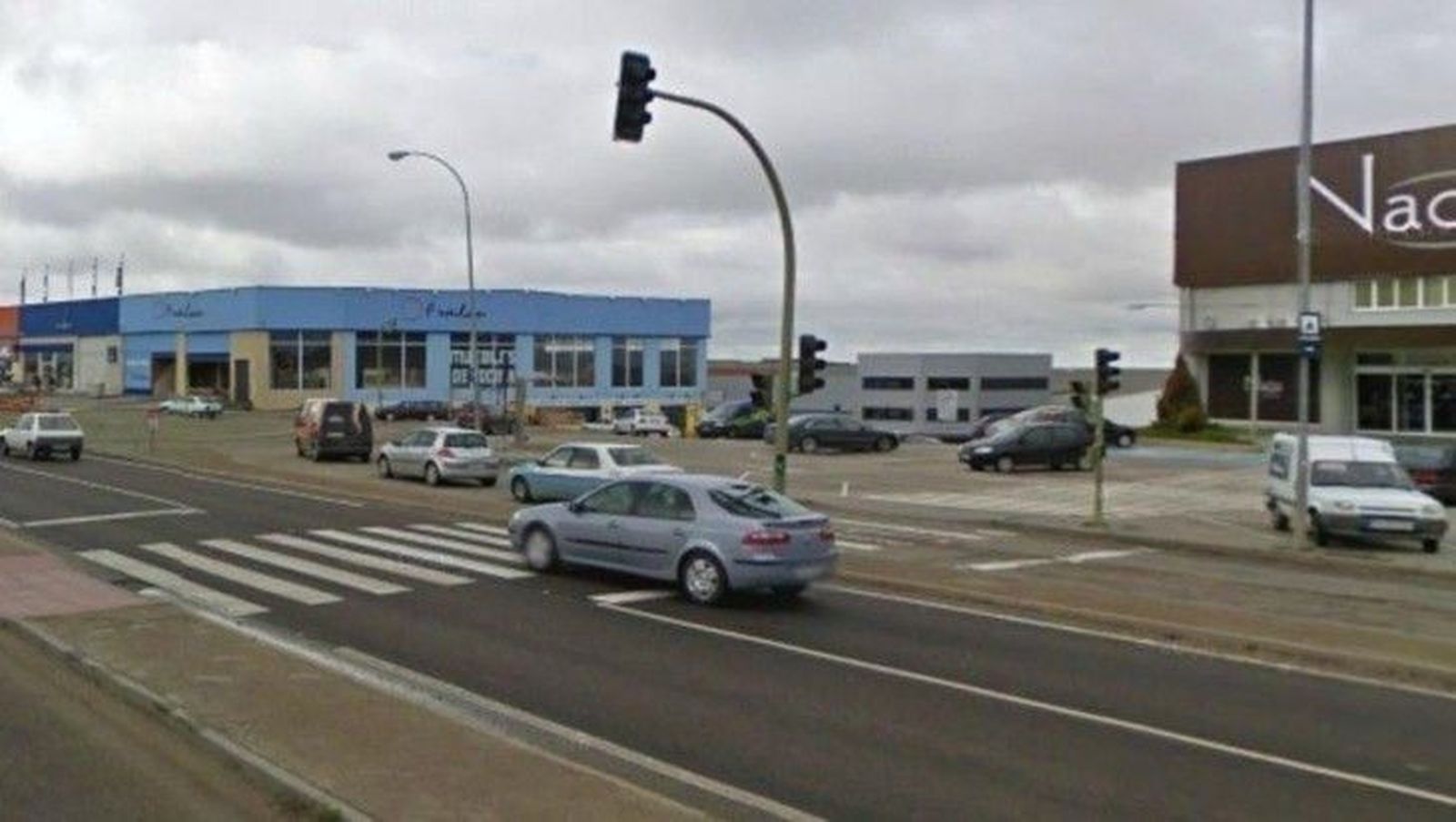 Herida una mujer al caerse con la moto en el Polígono de los Villares