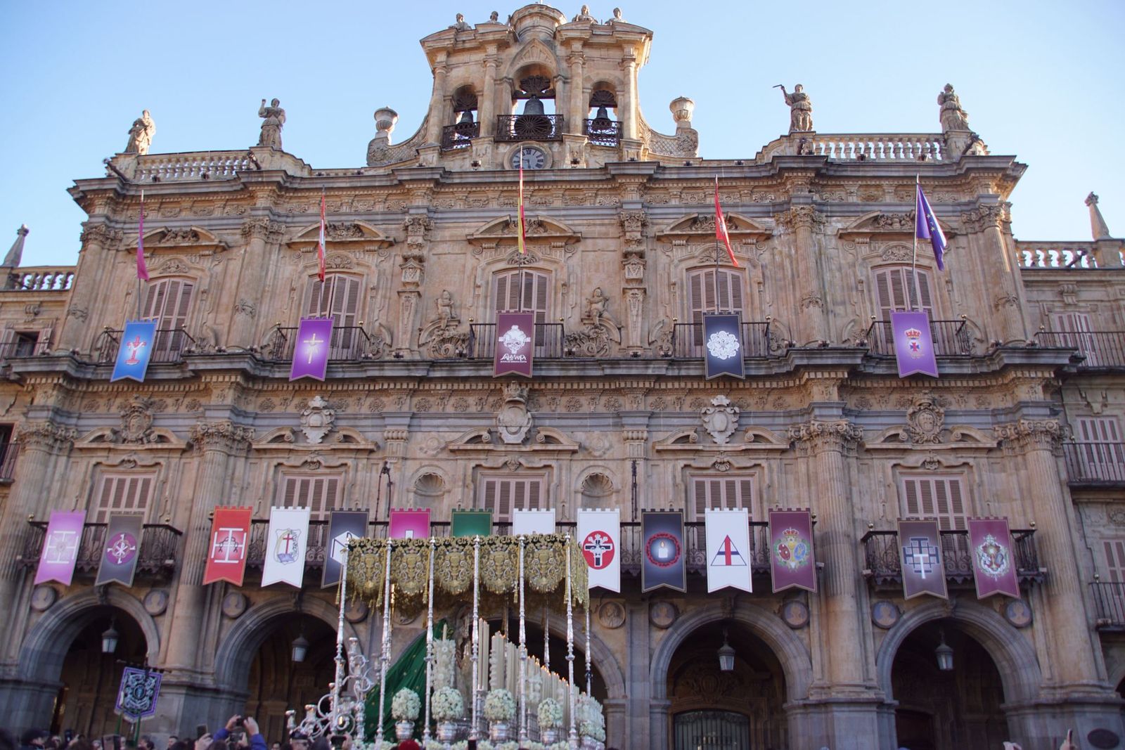 Las imágenes de la emotiva procesión de la Dominicana sin el Cristo de la Buena Muerte  (3).jpeg