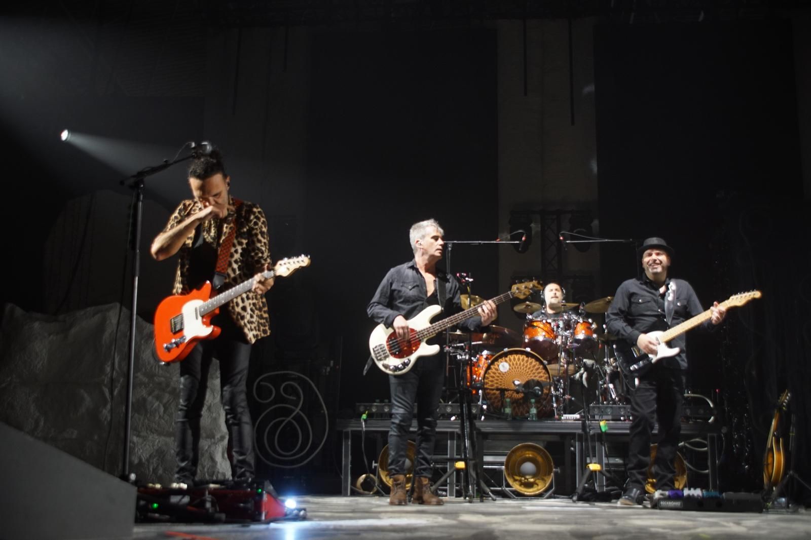 concierto-de-manolo-garcia-en-el-multiusos-sanchez-paraiso-fotos-juanes-39