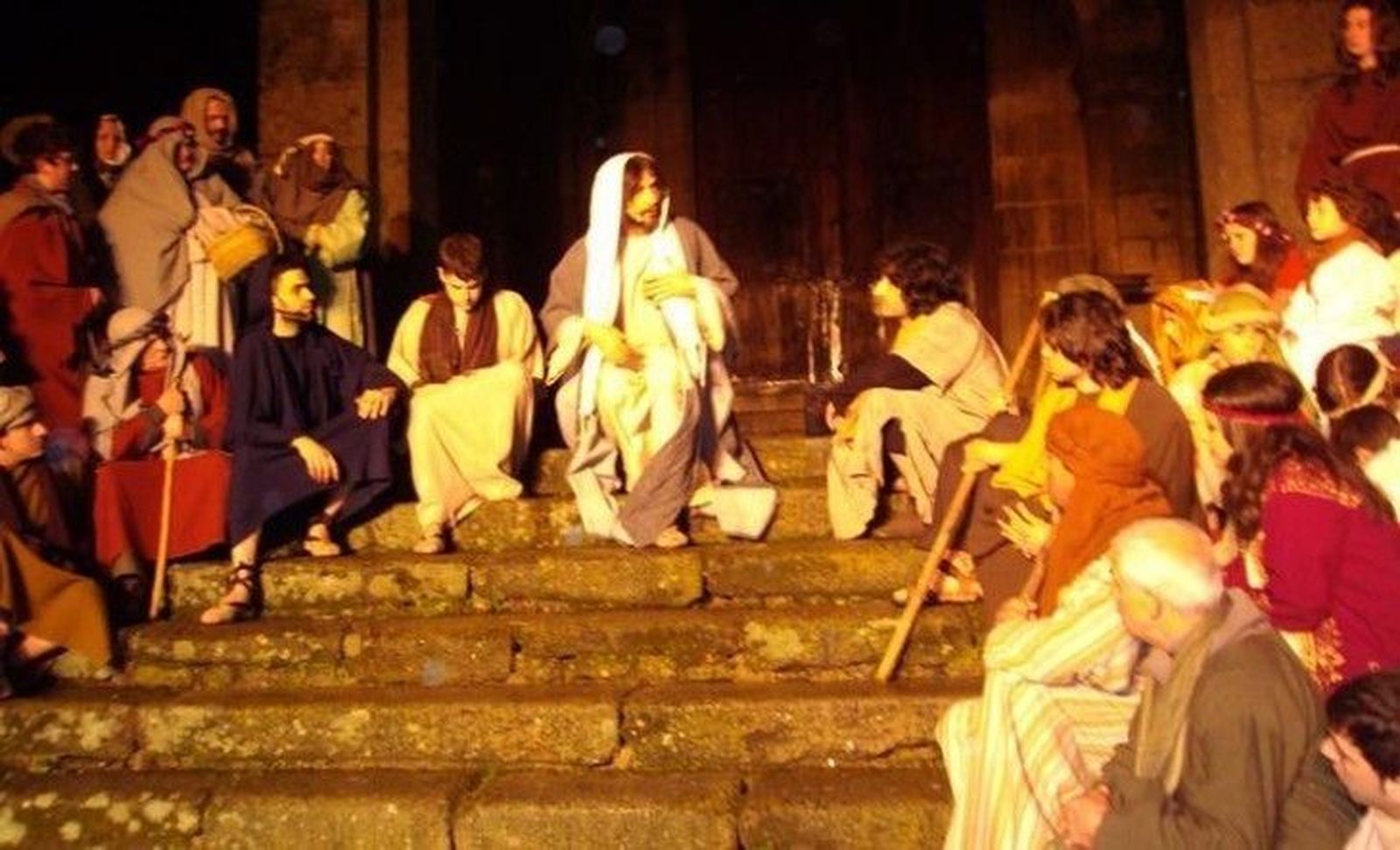 La Pasión de Cateja Teatro brilla bajo la intensa lluvia