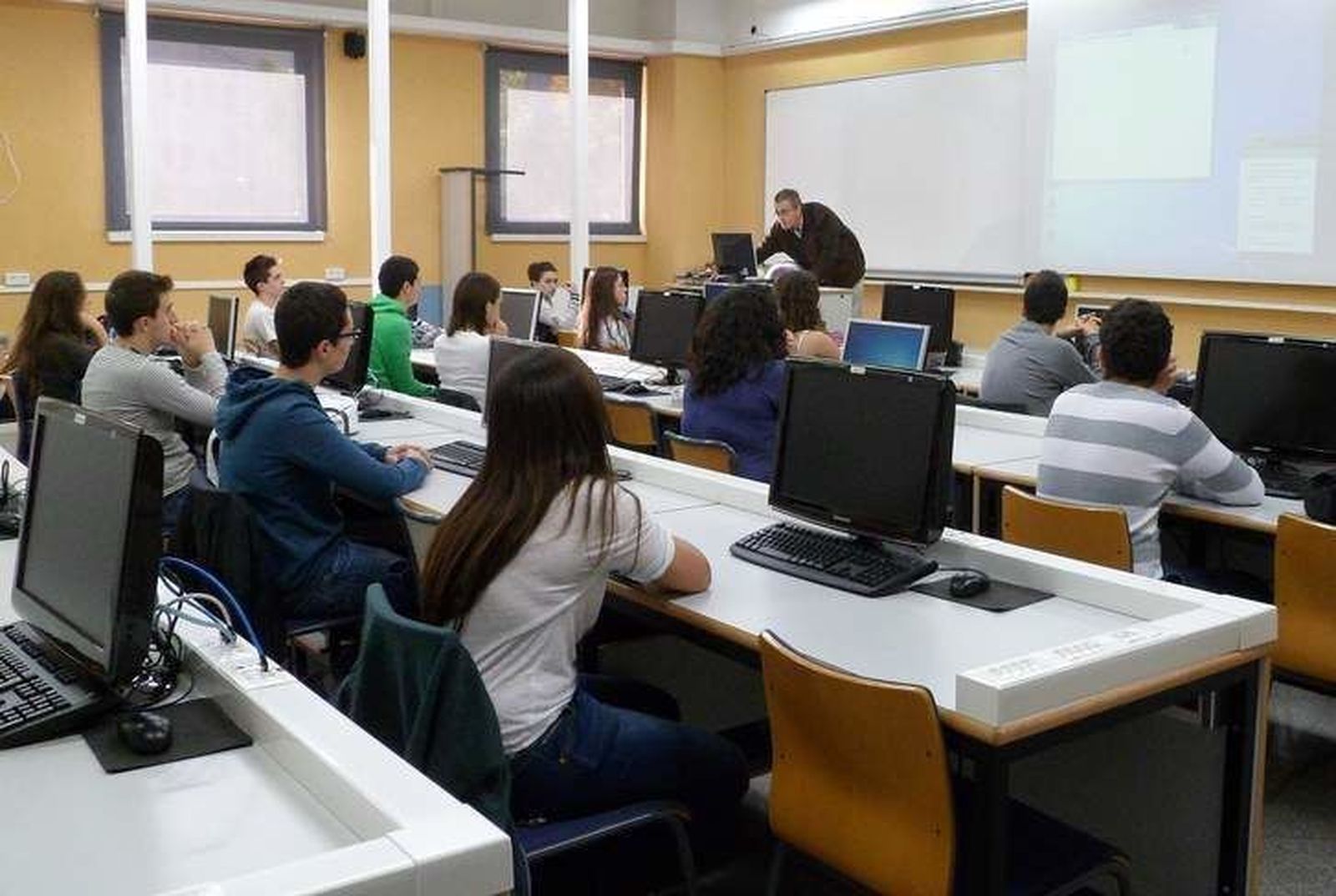 Las evaluaciones a final de Primaria supondrán un suplemento presupuestario adicional