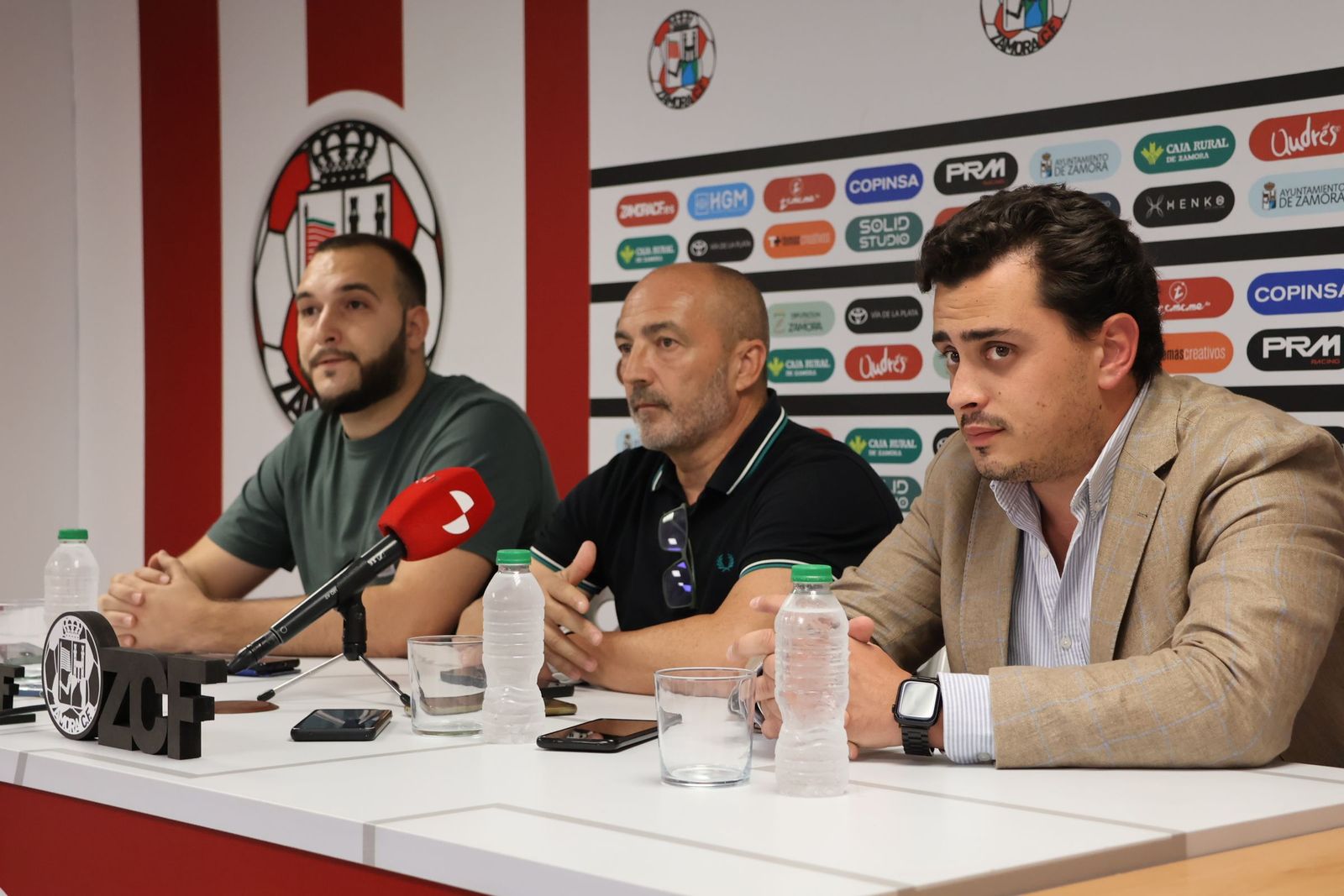 presentacion-de-juan-sabas-como-nuevo-tecnico-del-zcf-64