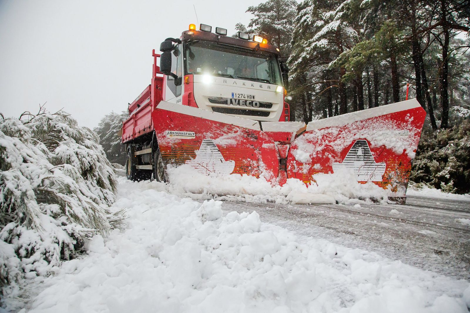 Nieve en la carretera de la Peña de Francia