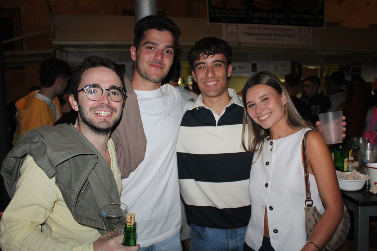 Los salmantinos vuelven a salir de casetas para celebrar las fiestas: ¡búscate entre las imágenes de este miércoles por la noche!