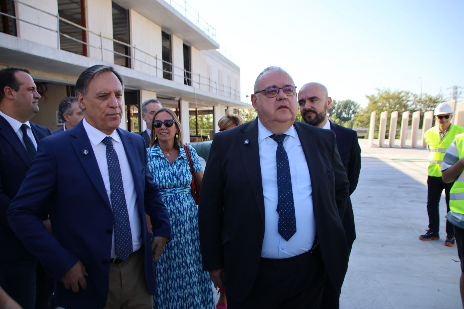 El consejero de Sanidad, Alejandro Vázquez Ramos, visita las obras del centro de salud Prosperidad