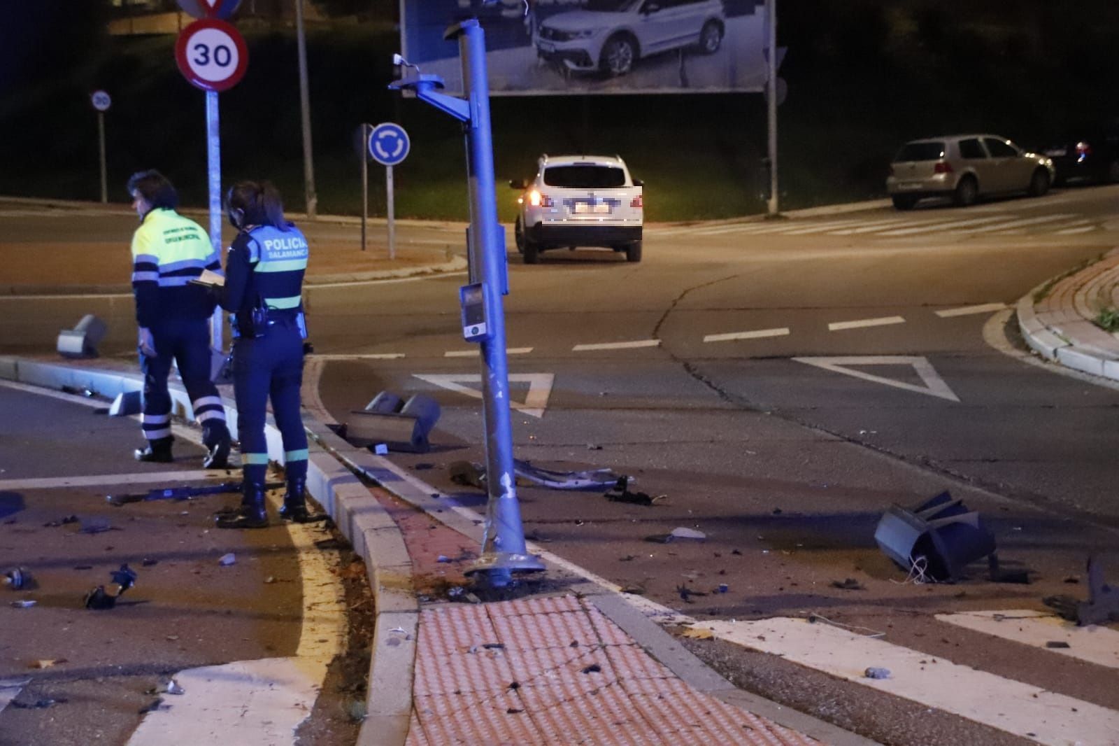 accidente-de-taxi-en-glorieta-beatriz-de-suabia-fotos-andrea-m-2