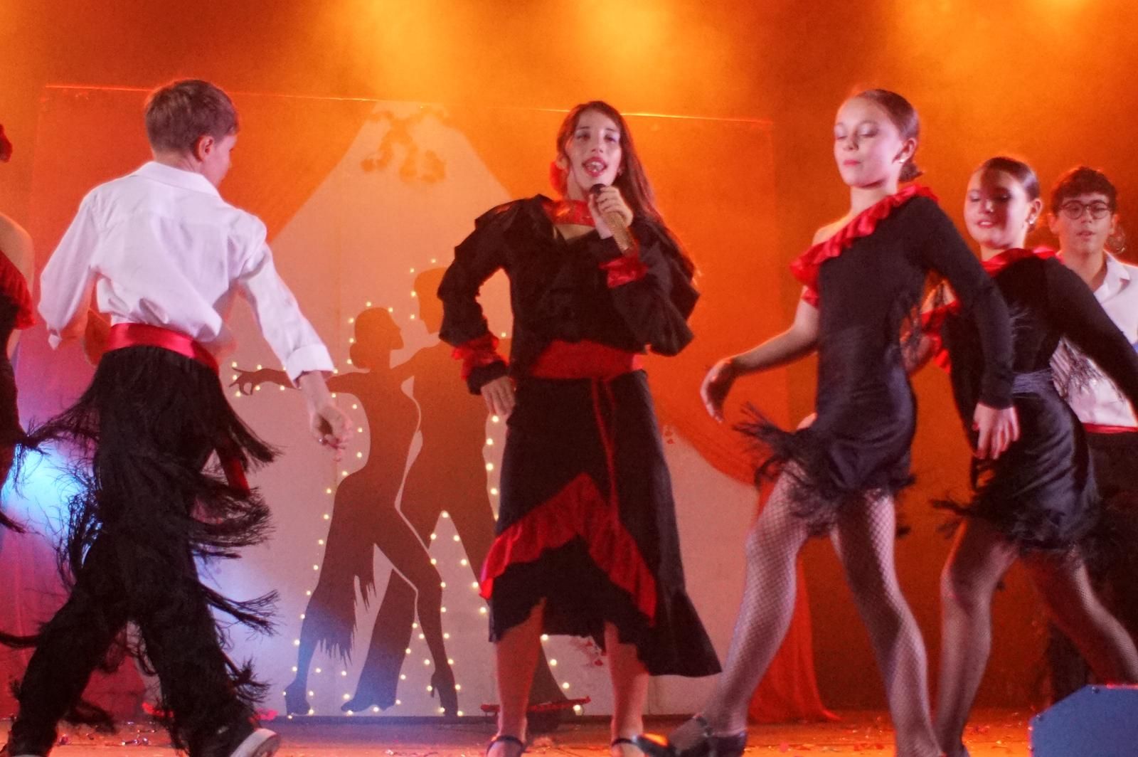 Emoción y creatividad en la primera cita del Play Back infantil en Alba de Tormes