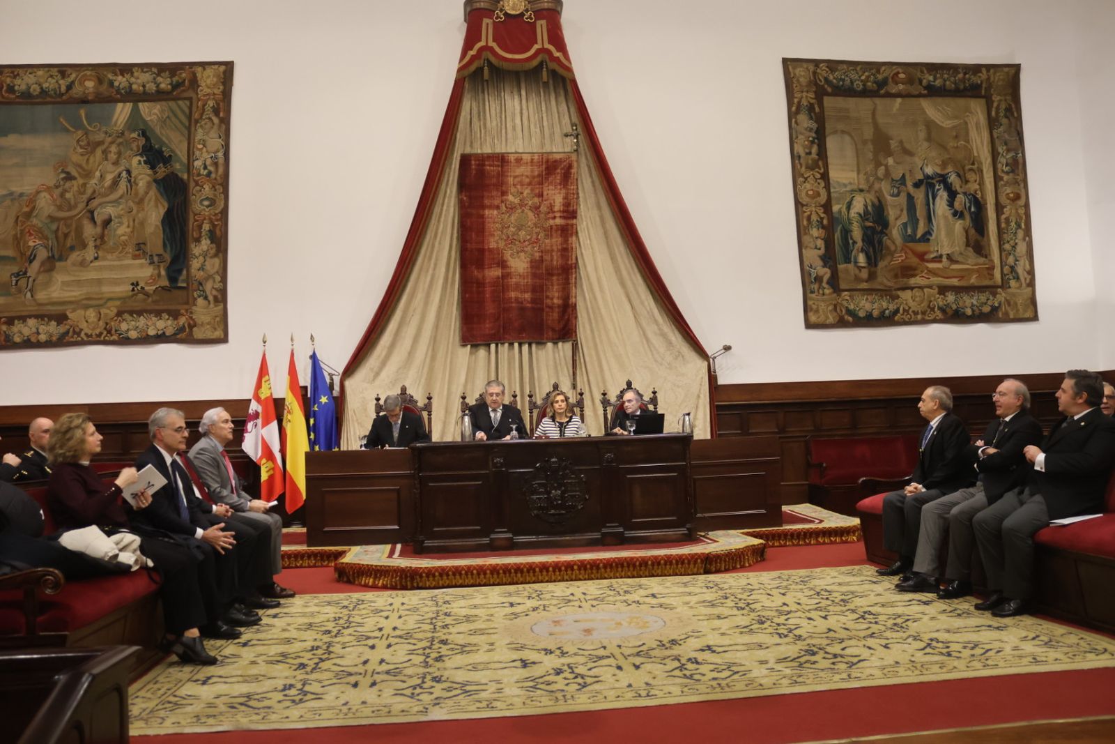 médica forense Sonsoles Castro ingresa en la Real Academia de Medicina de Salamanca