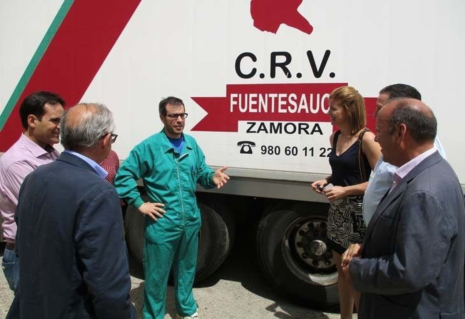 Los populares visitan Fuentesaúco y muestran su compromiso con la industria local