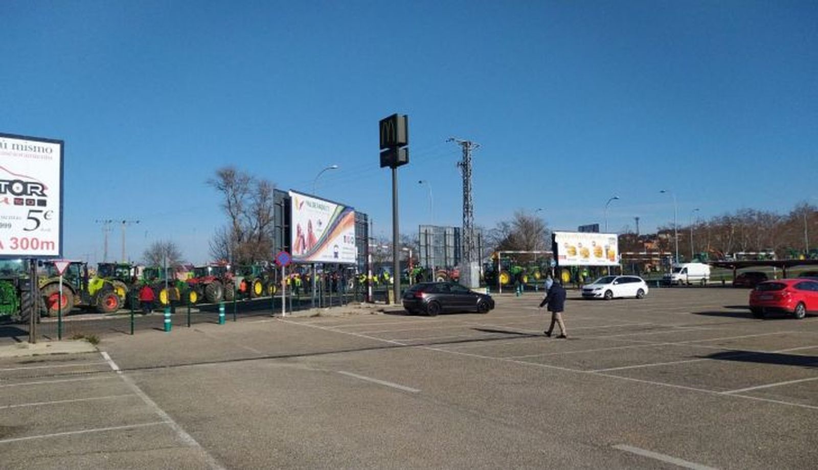 Imagen de la rotonda de Cardenal Cisneros a la altura del centro comercial