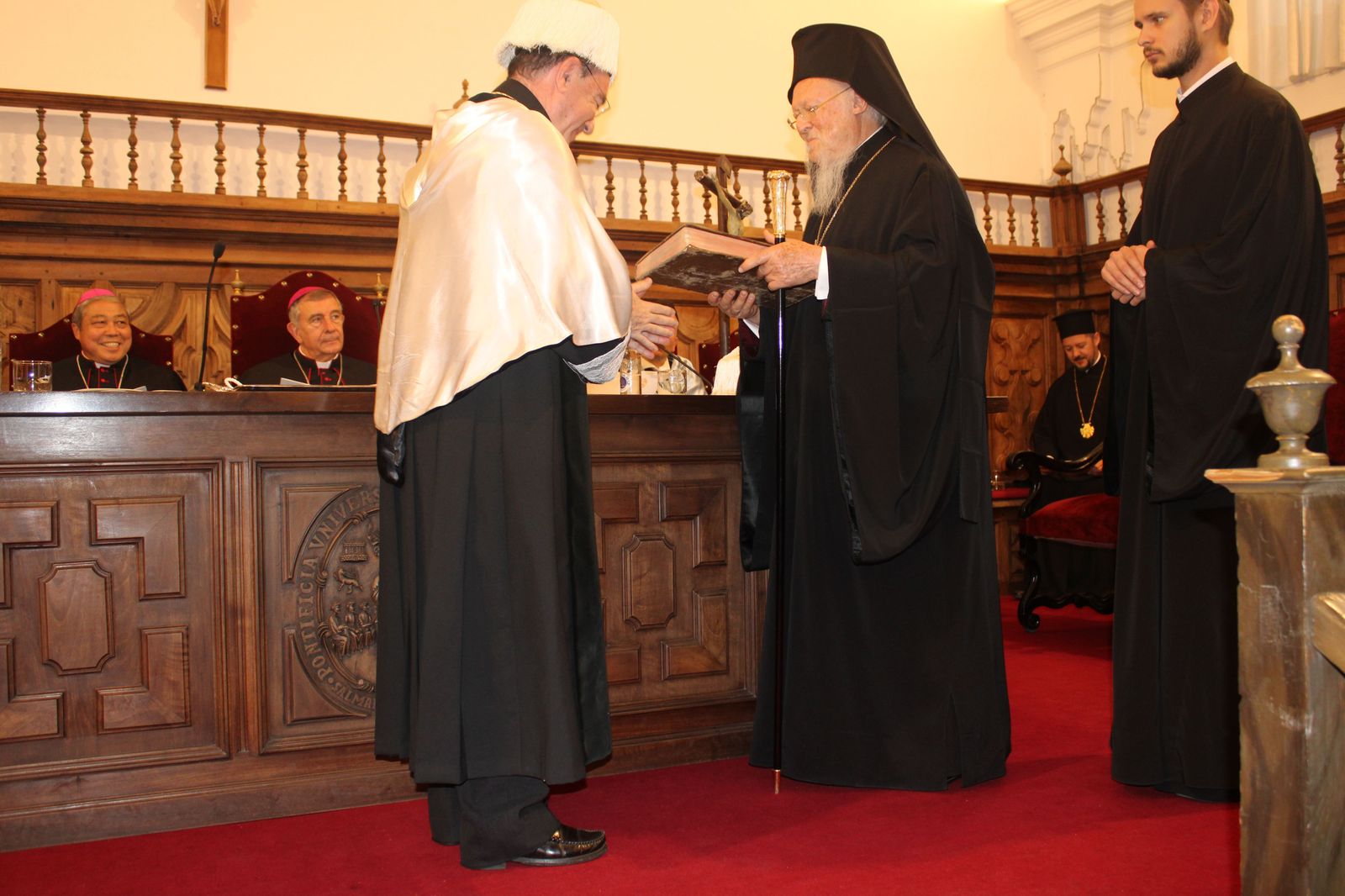 investidura-como-doctor-honoris-causa-de-la-universidad-pontific-5