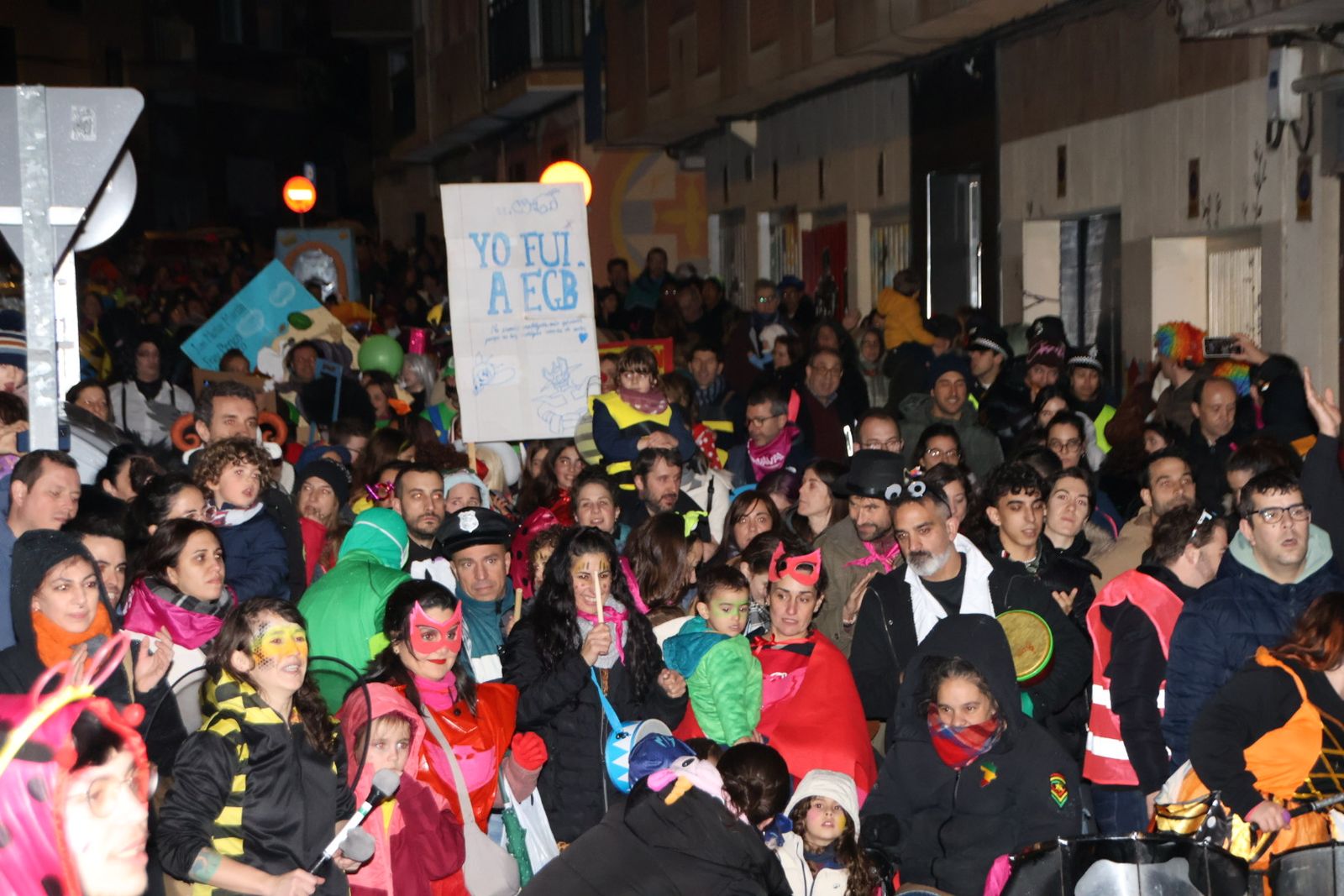 Desfile de disfraces con pasacalles a cargo de Blocco Charr