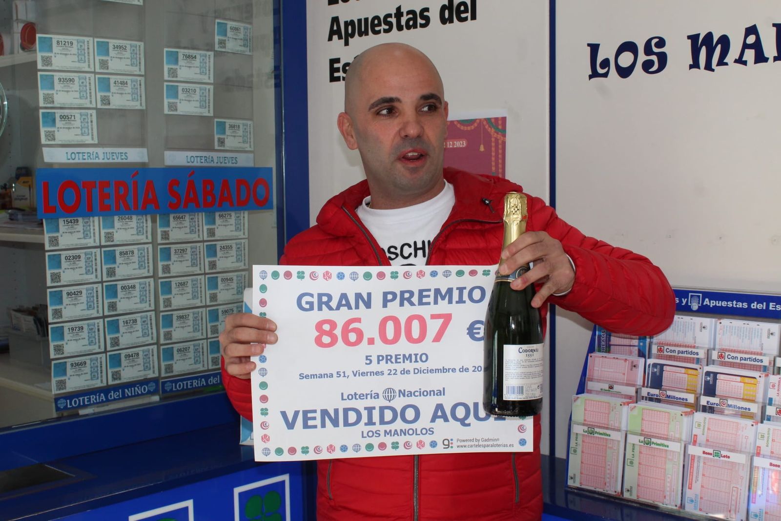 el-quinto-premio-86-007-toca-en-la-administracion-los-manolos-en-el-paseo-del-rollo-foto-carlos-h-8