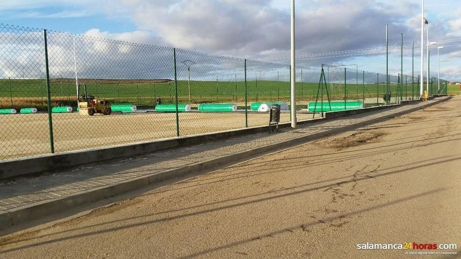 Obras campo de hierba artificial de Villamayor