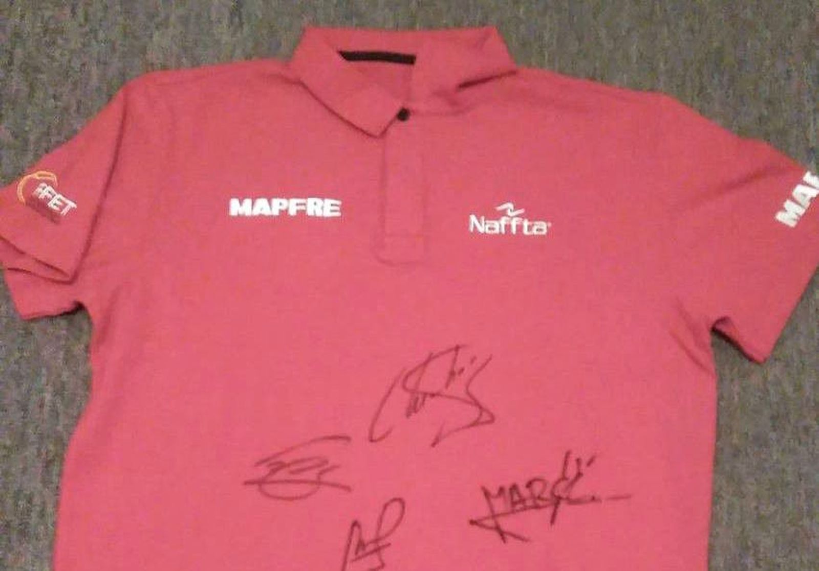 Acción Norte subasta una camiseta firmada por el equipo español de Copa Davis