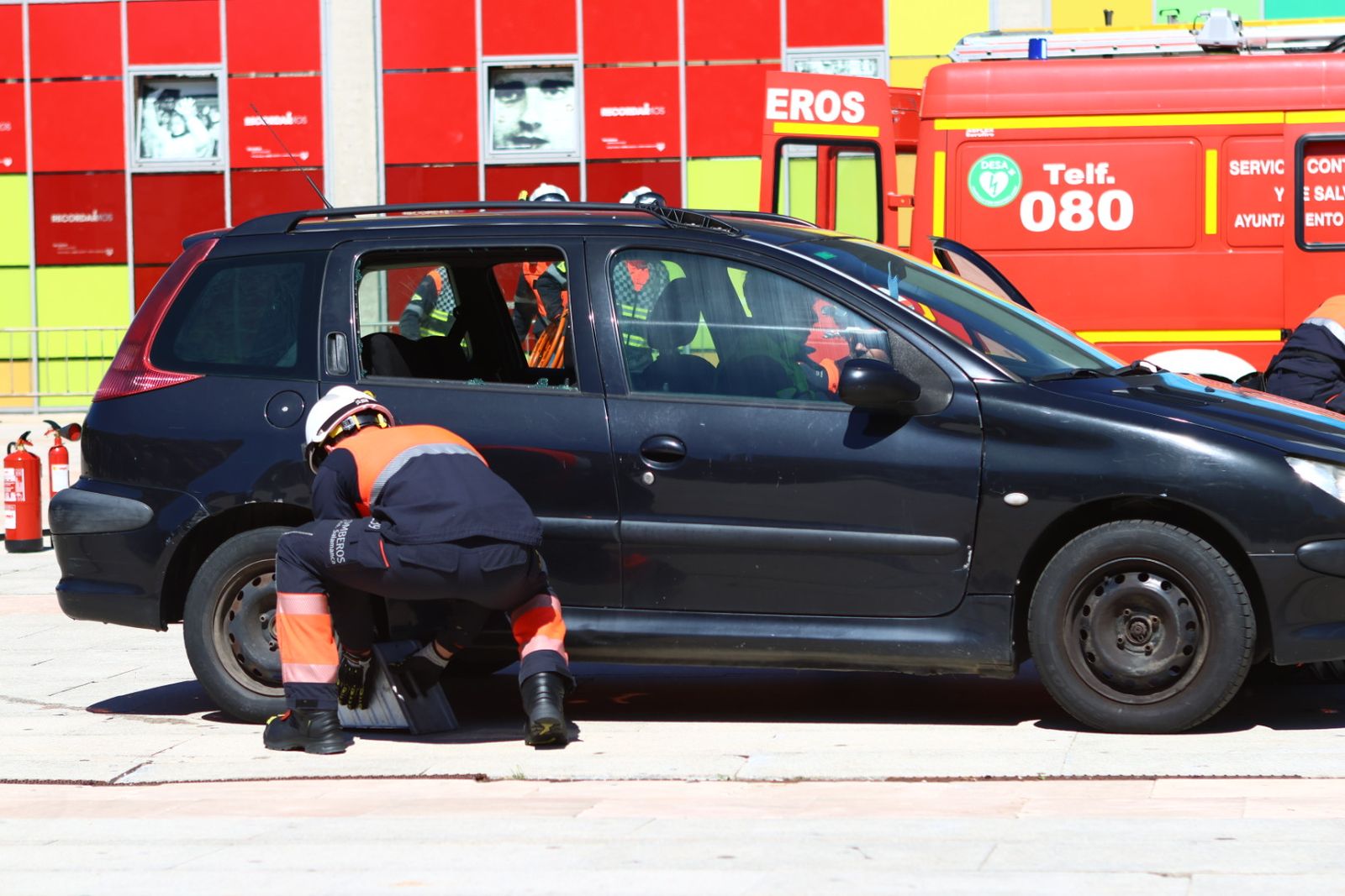 Simulacro de accidente de tráfico en la Plaza de La Concordia