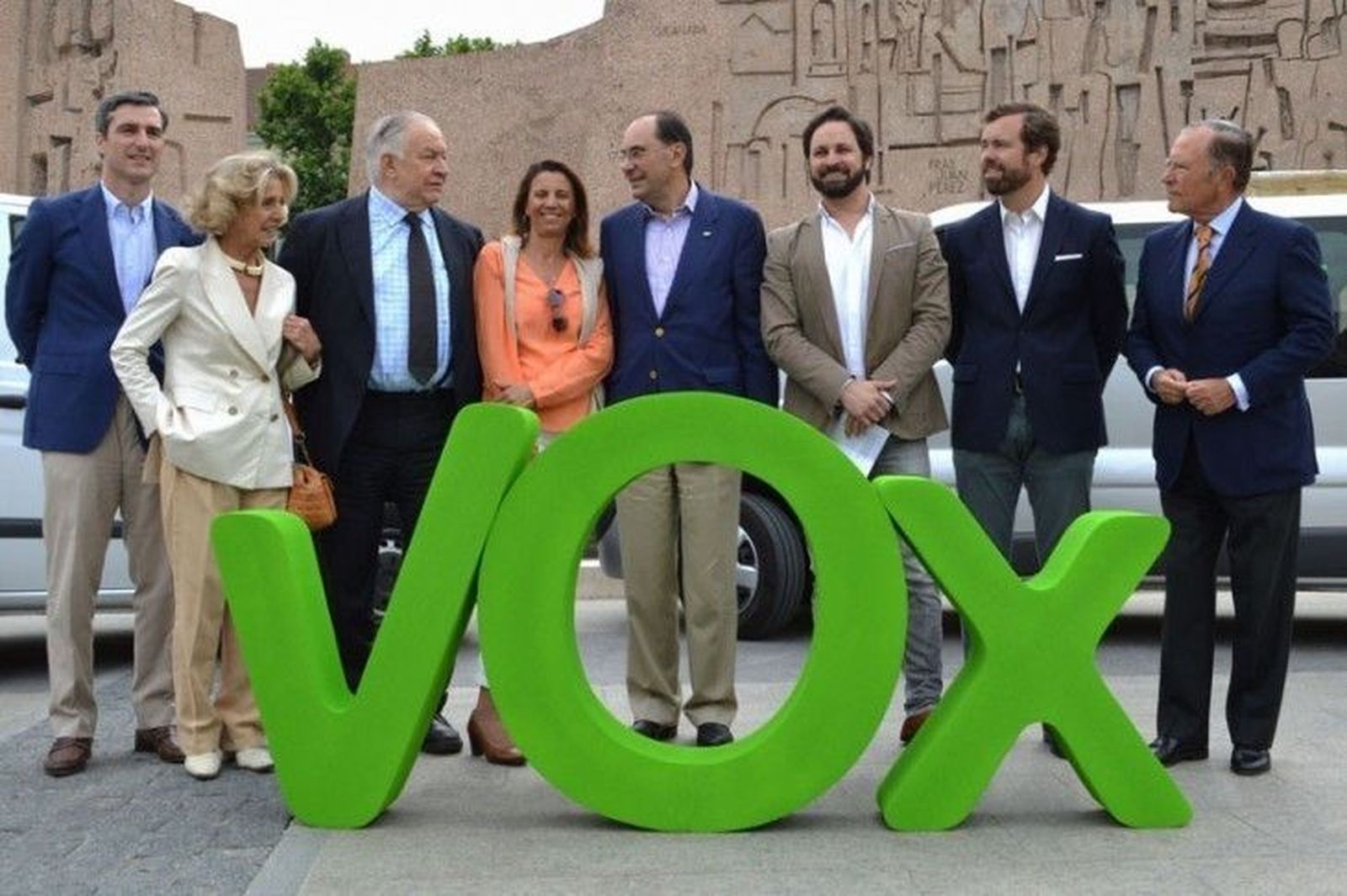 VOX presenta su campaña electoral con 300 actos electorales y 500 mesas en toda España
