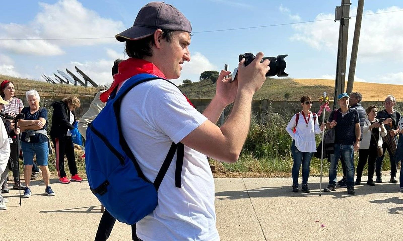 Óscar Antón grabando el documental 'De la Concha a La Hiniesta. Historia de una Romería’ Óscar Antón grabando el documental 'De la Concha a La Hiniesta. Historia de una Romería’