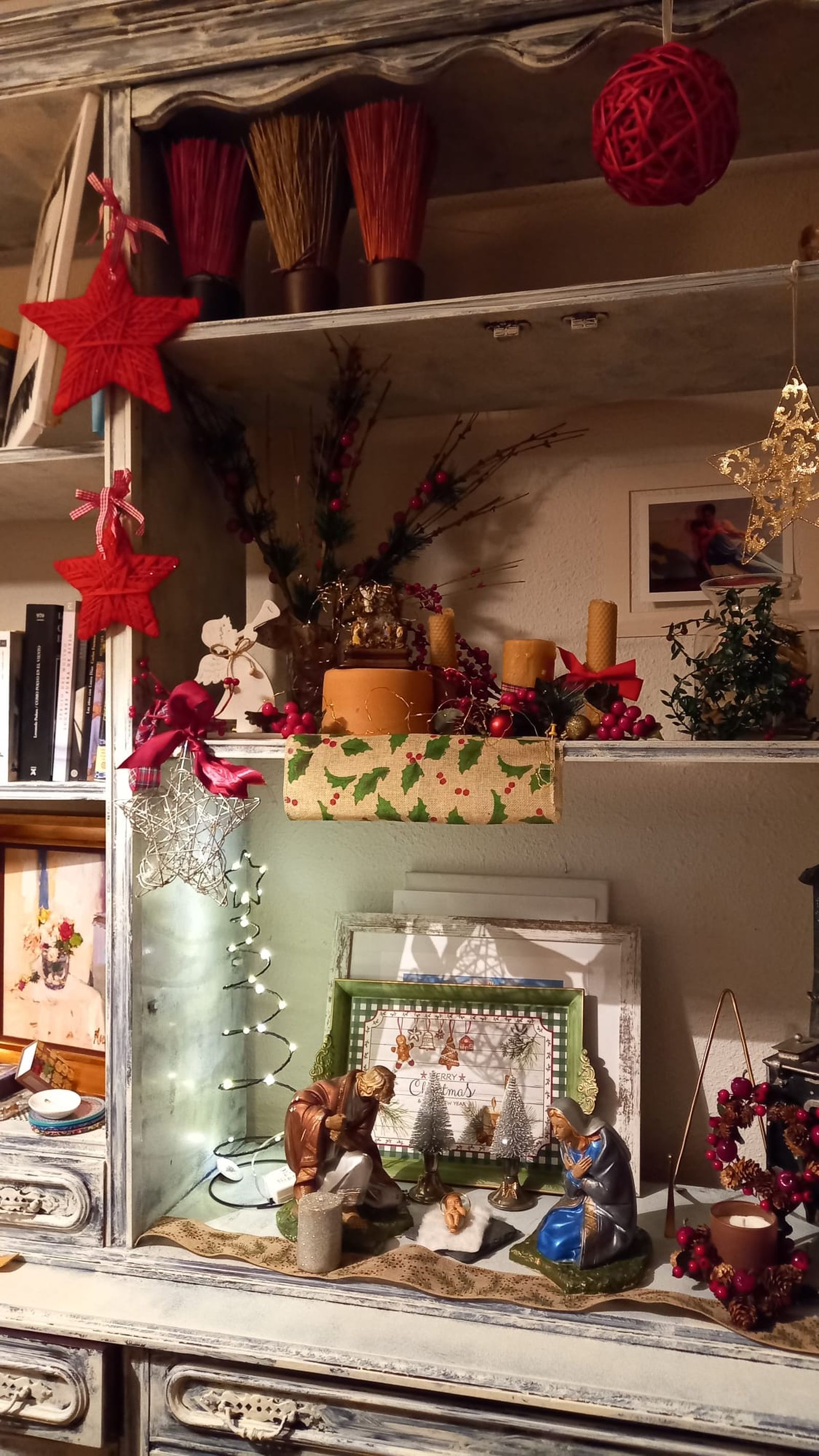 a-m-c-decoracion-navidena-situada-en-una-vivienda-de-la-avenida-de-villamayor-2