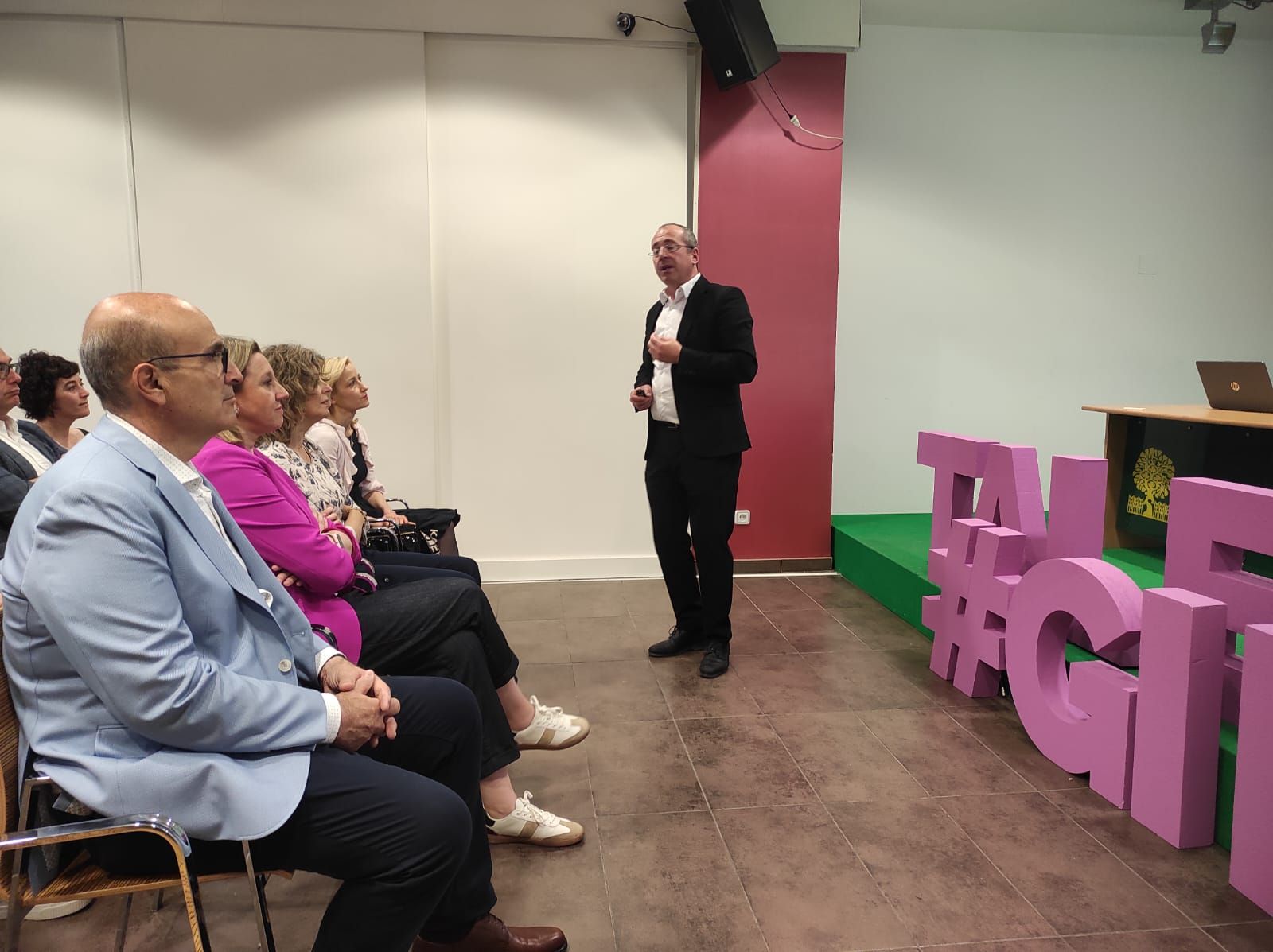 Clausura Talent Girl.