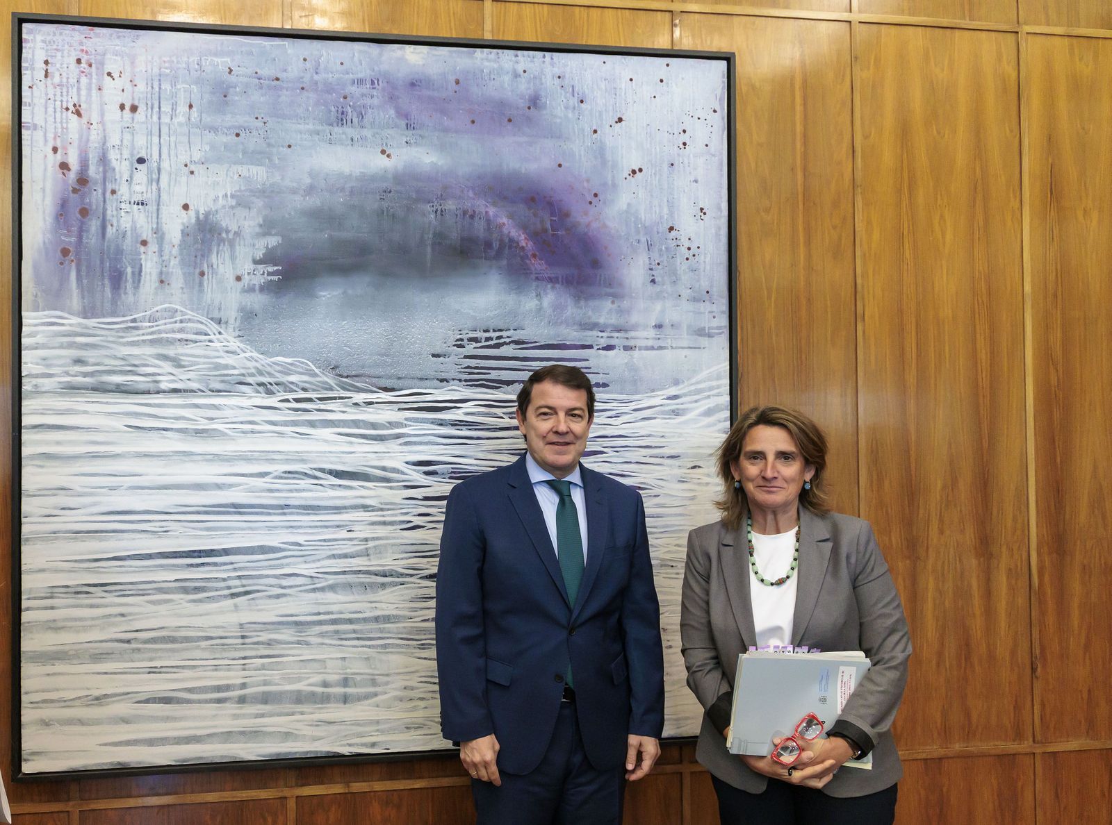 Alfonso Fernández Mañueco con la ministra de Transición Ecológica y el Reto Demográfico, Teresa Ribera