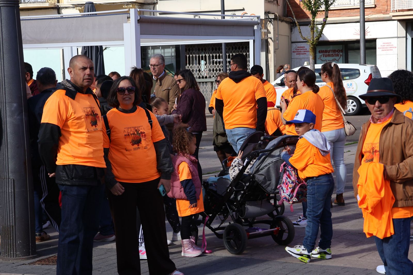 GALERÍA | El centro de Zamora se tiñe de naranja para visibilizar el TDAH