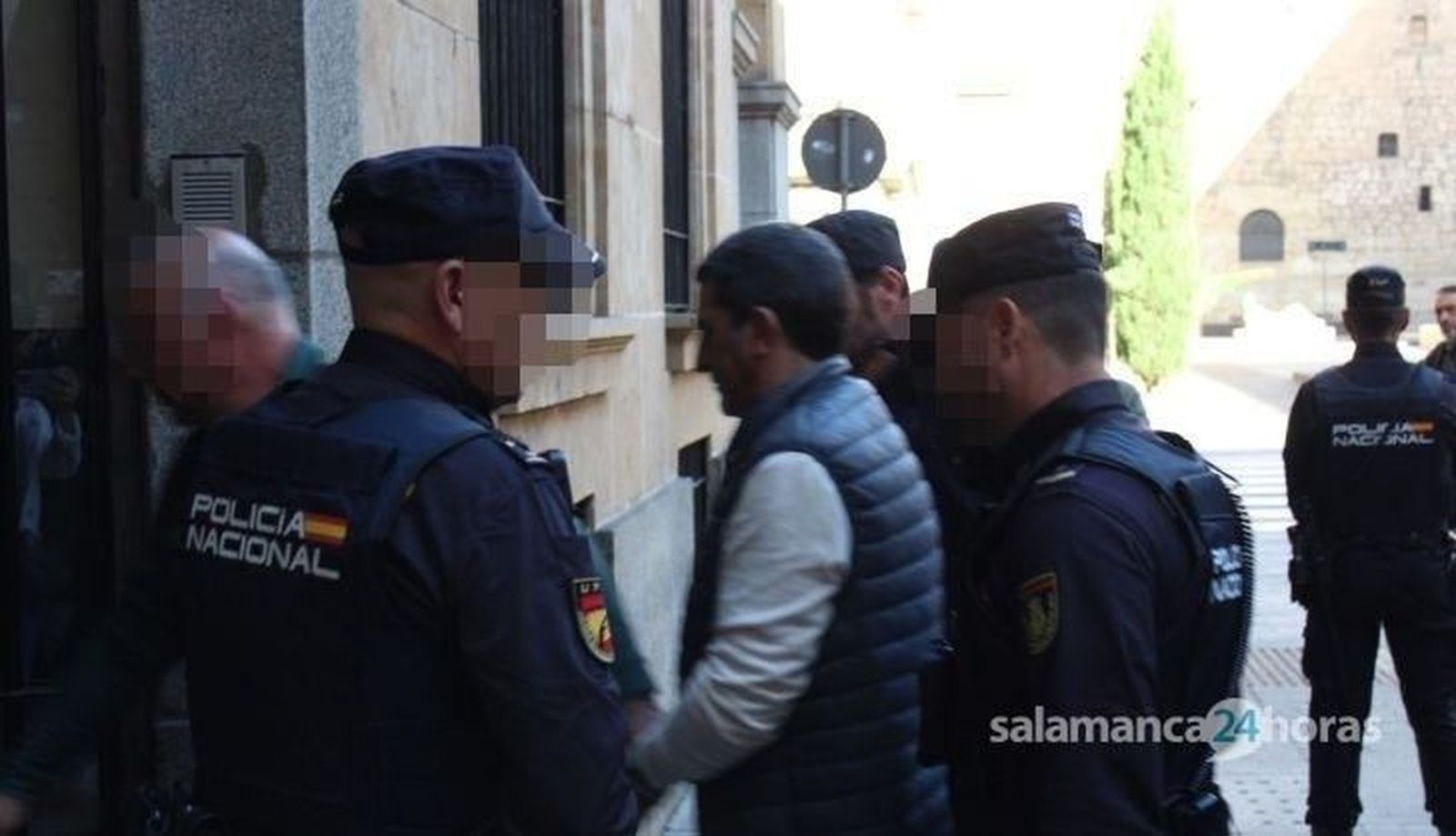 Entrada de 'El Rafi' a la Audiencia Provincial de Salamanca Entrada de 'El Rafi' a la Audiencia Provincial de Salamanca