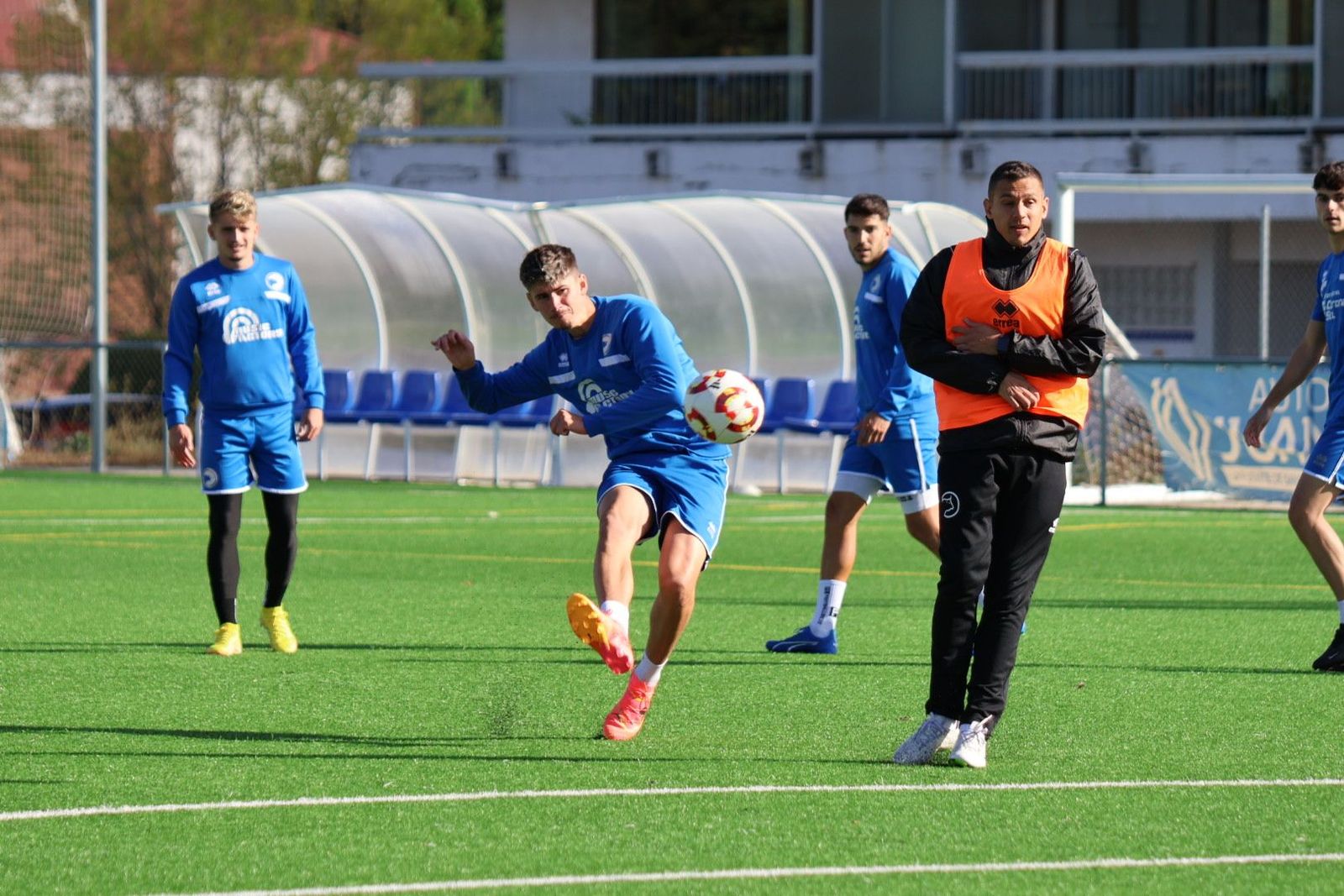 Dani Llácer, en un entrenamiento de Unionistas | FOTO SALAMANCA24HORAS.COM