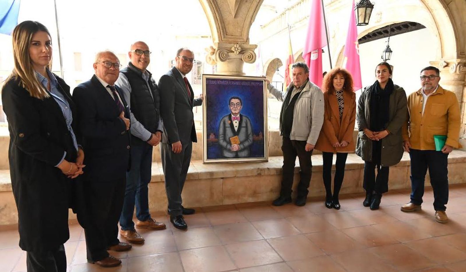 Fernando Arrabal es inmortalizado en un cuadro por el 125 aniversario del teatro que lleva su nombre. Foto Ayto. Ciudad Rodrigo